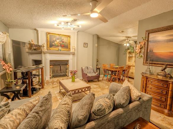 4801  Cabob St, photo 3