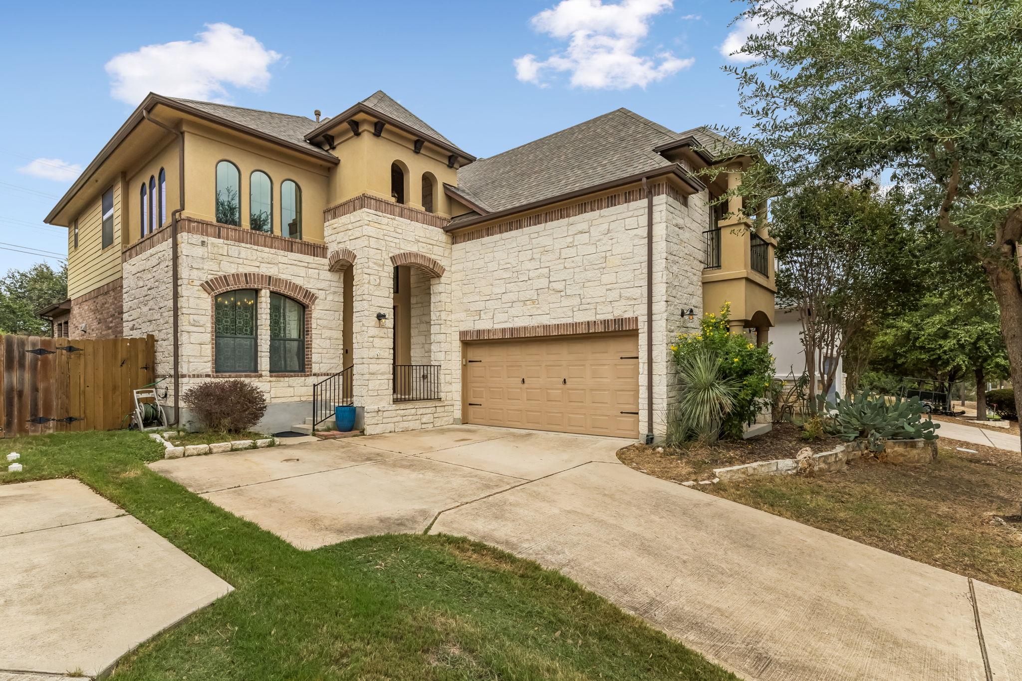 205 E Adelanta Pl, photo 2