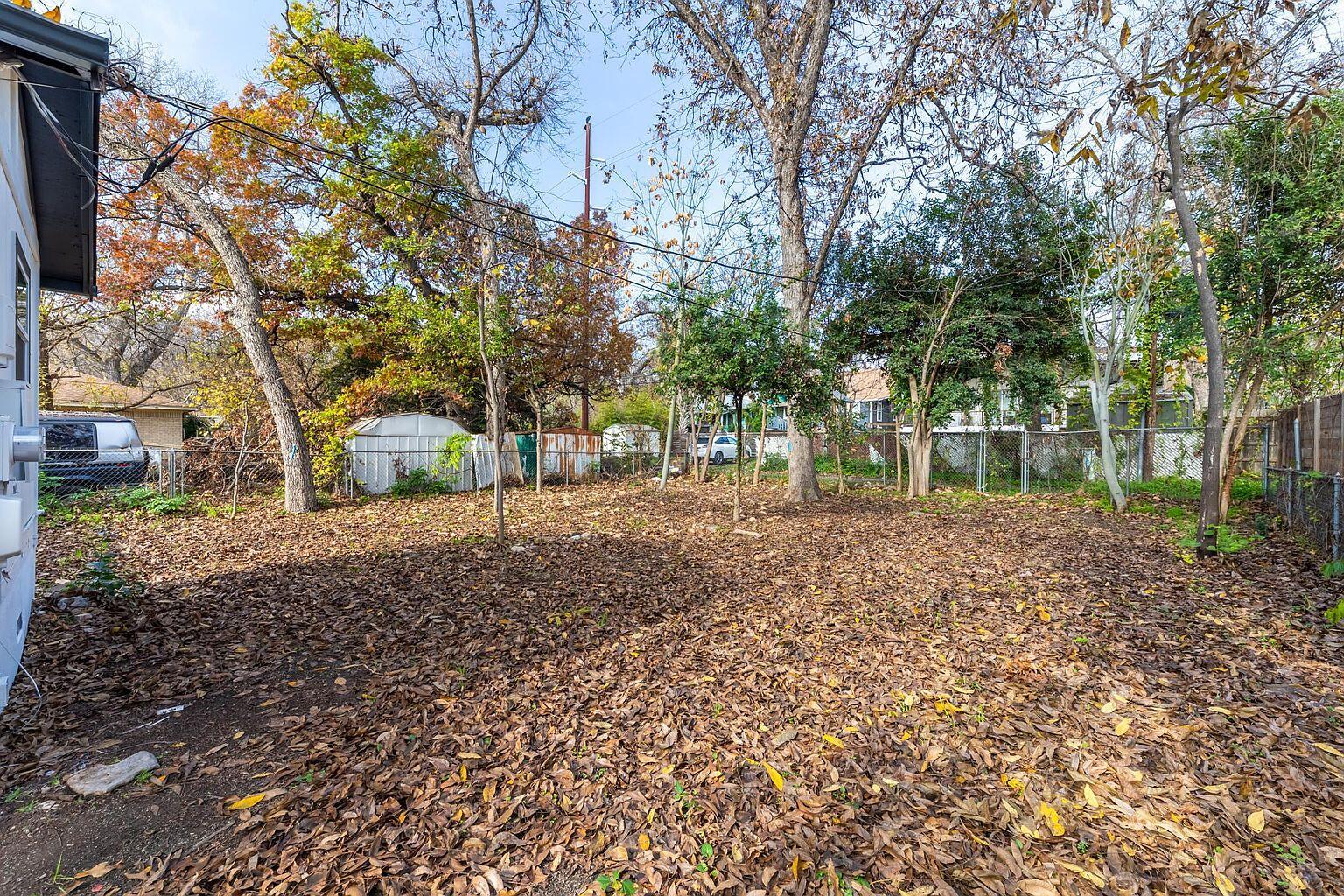 1614  Holly St, photo 4