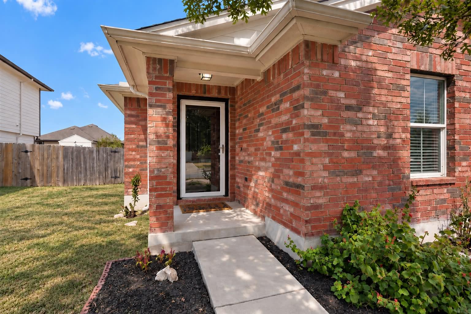 324  Almquist St, photo 2