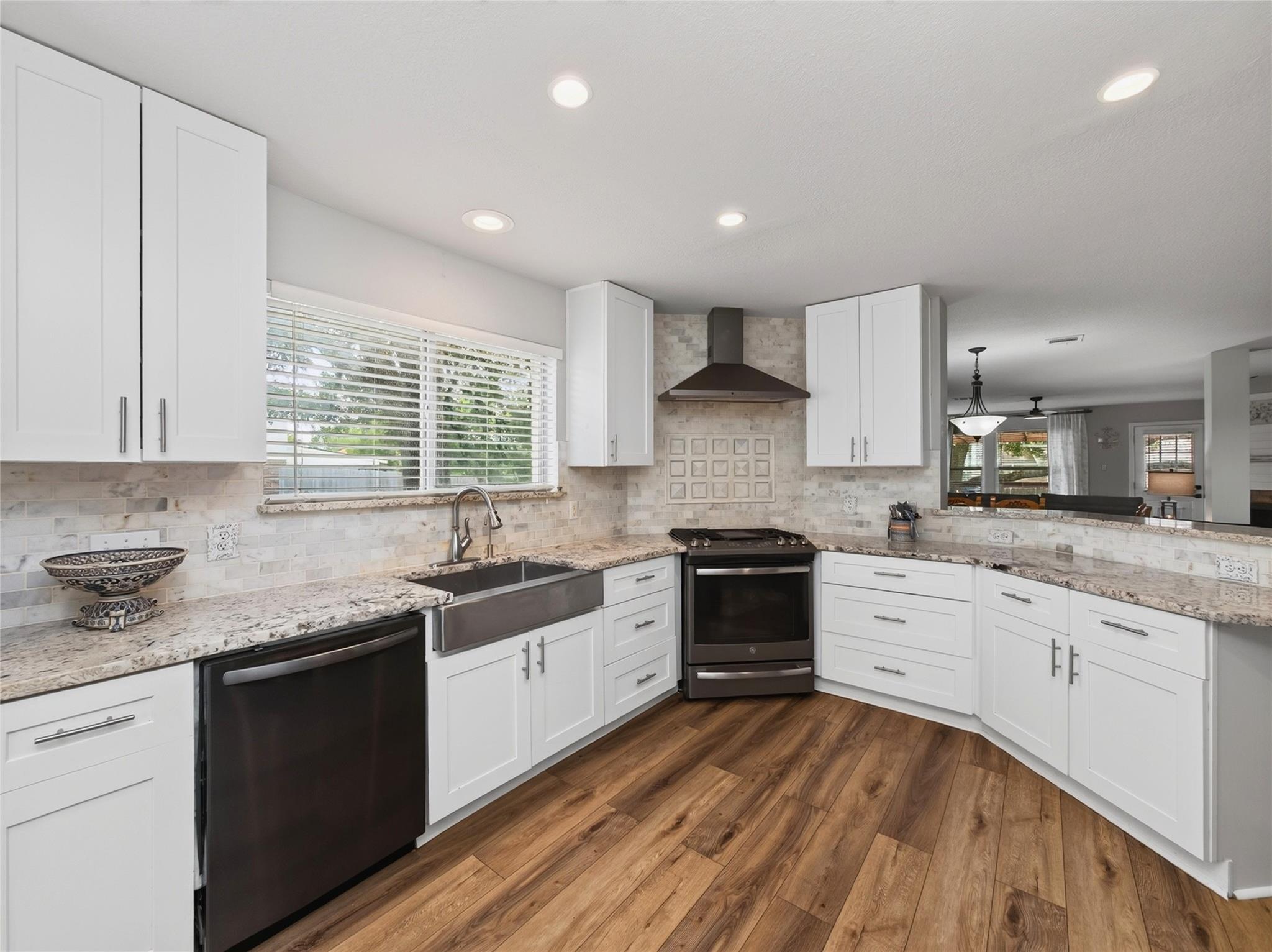2510  Eastwood Ln, photo 10