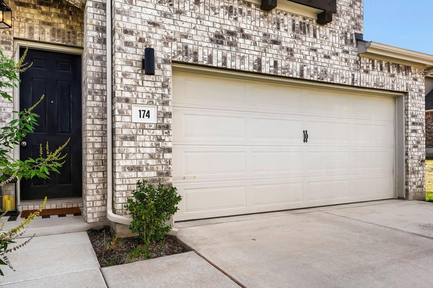 174  Shackleton Dr, photo 2
