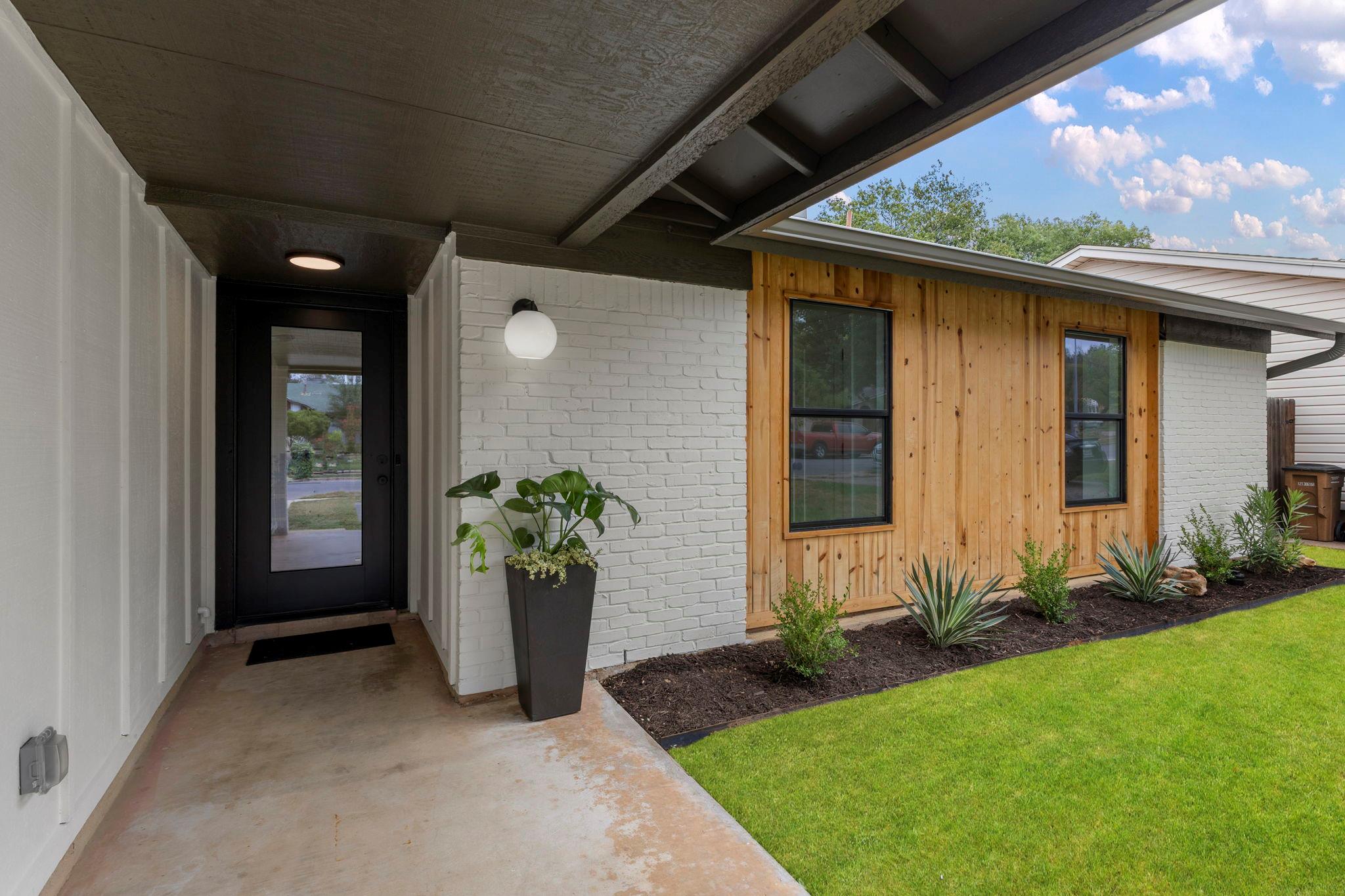 2512  McGregor Dr, photo 3