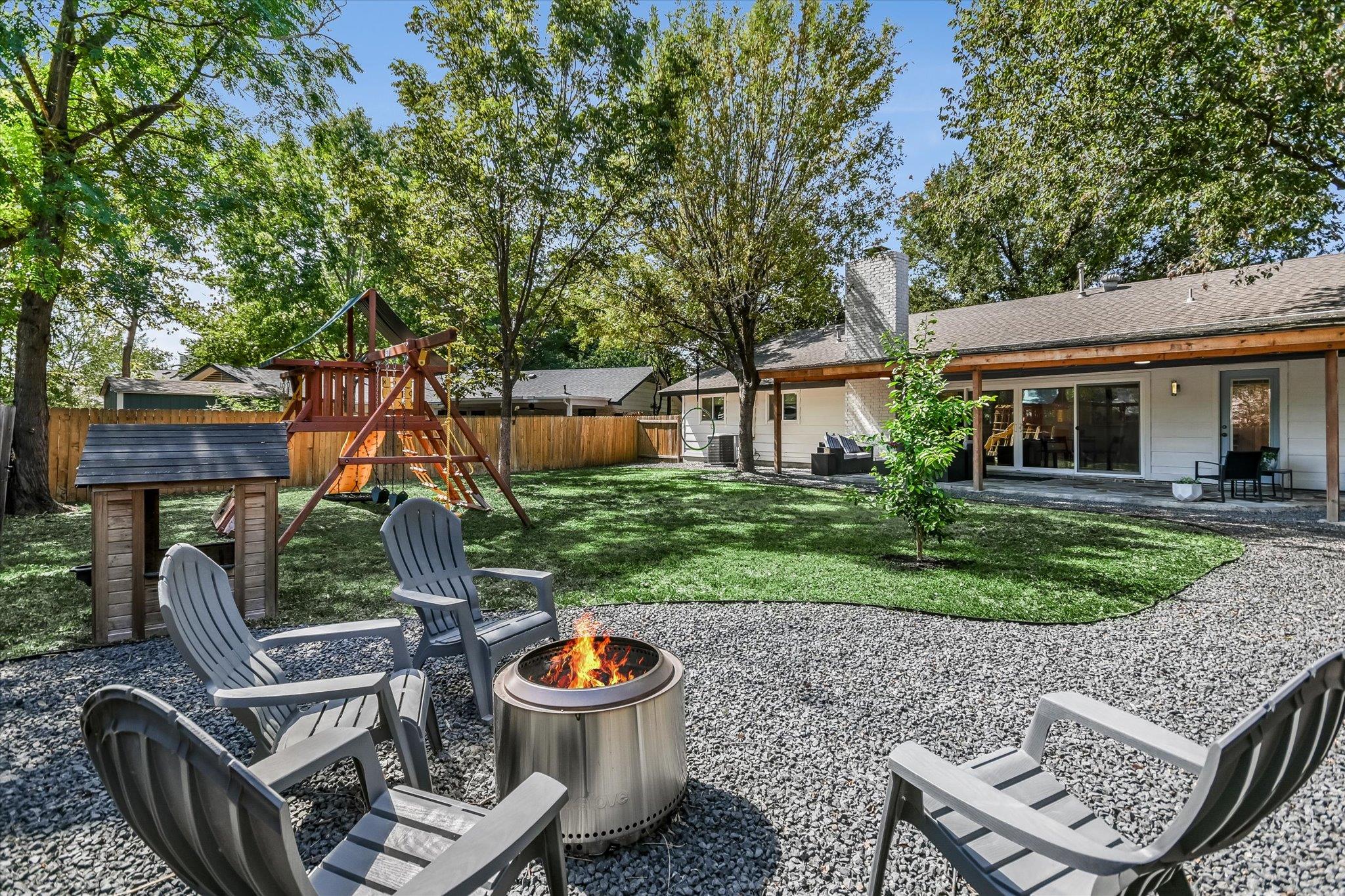 1700  Colony Creek Dr, photo 2