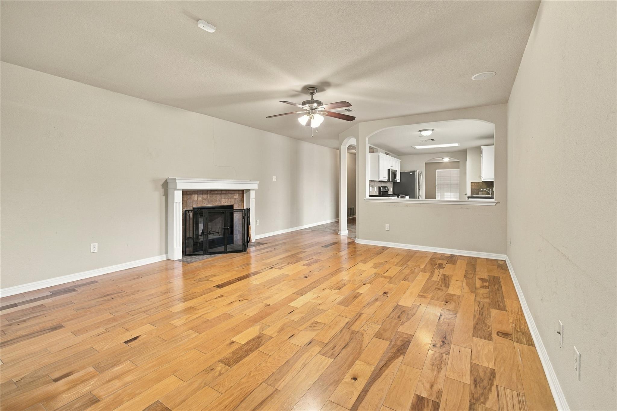 17512  Wiseman Dr, photo 3
