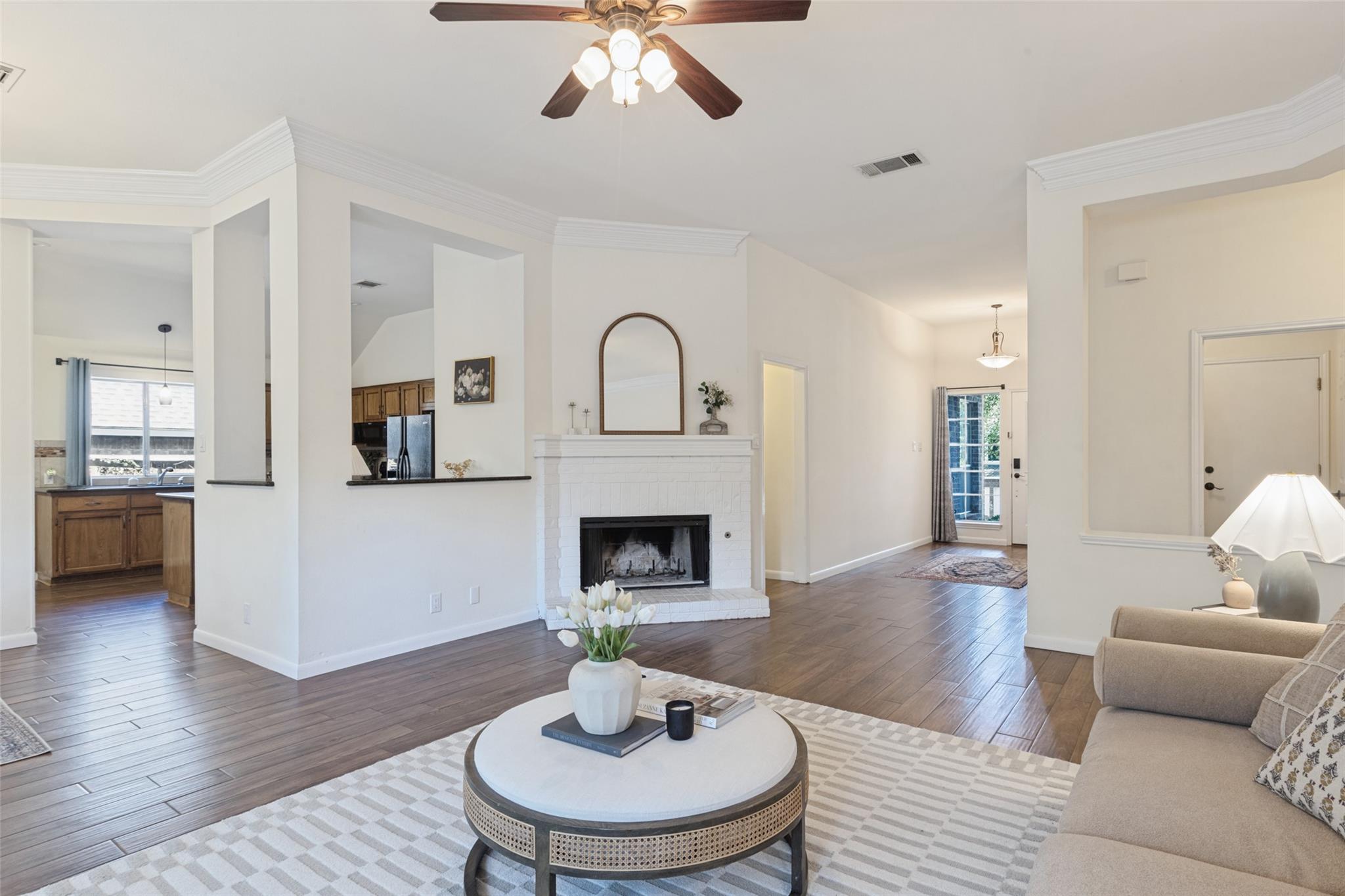 8104  Isaac Pryor Dr, photo 4