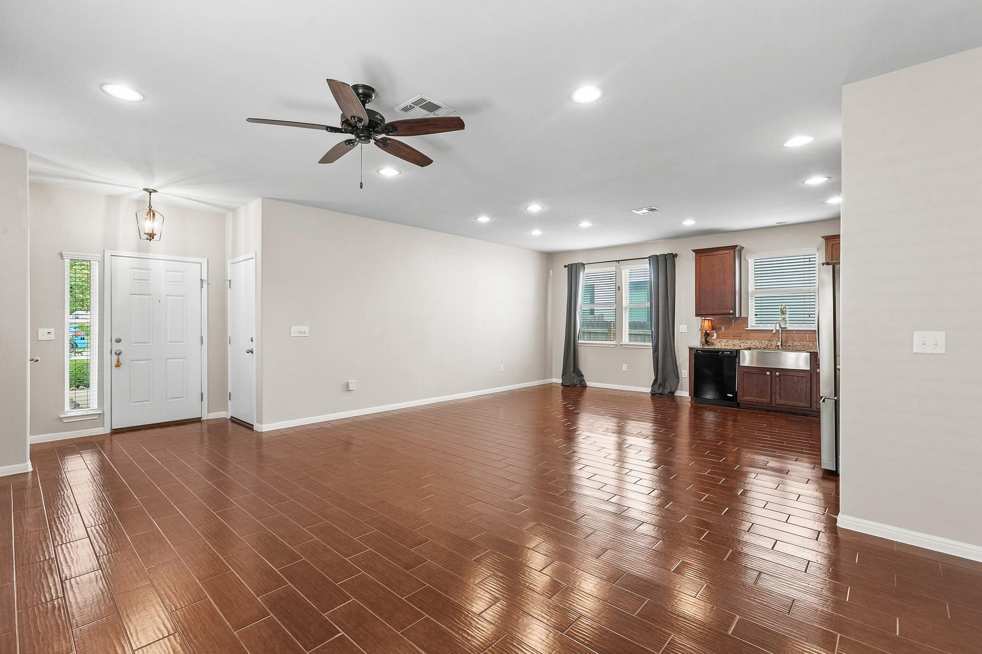 204  Twisted Oaks Ln, photo 12