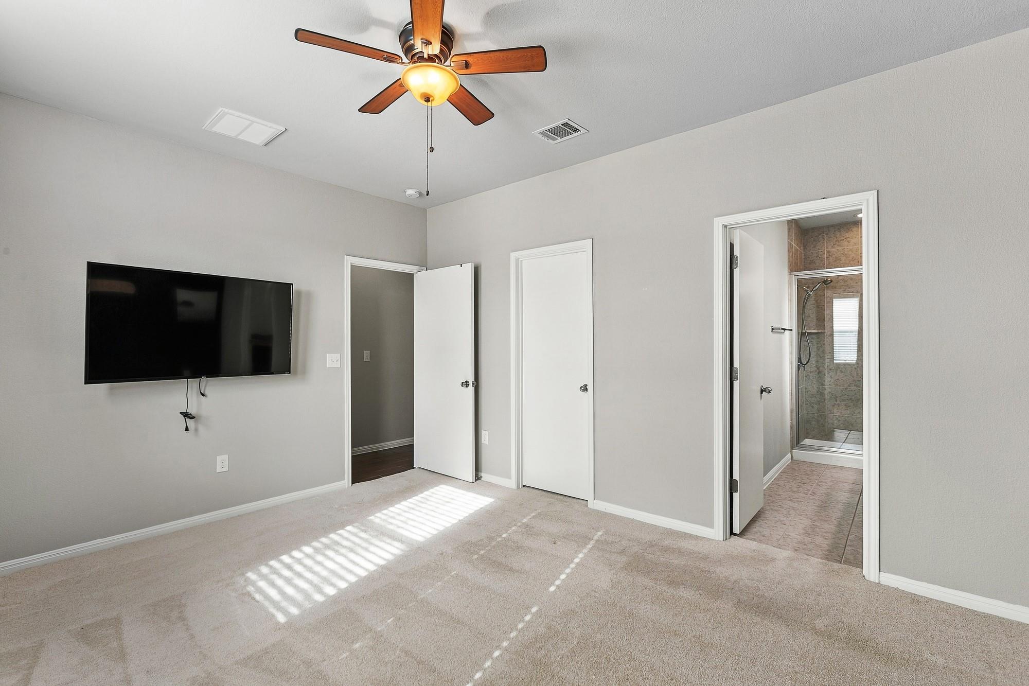 204  Twisted Oaks Ln, photo 8