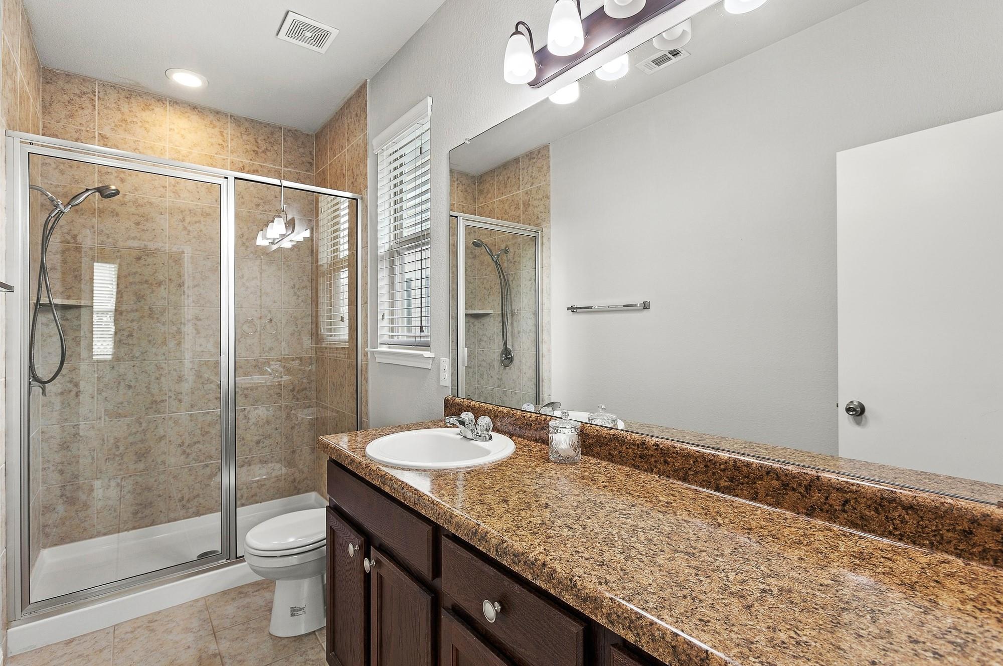 204  Twisted Oaks Ln, photo 9