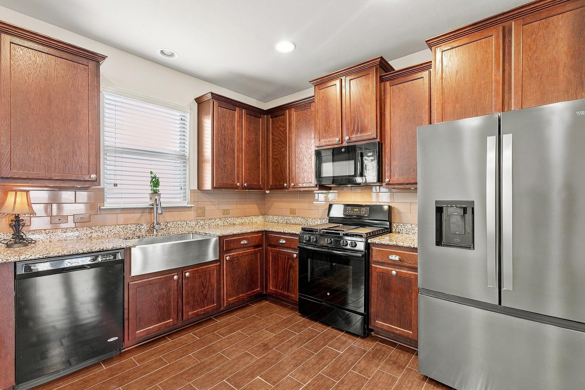 204  Twisted Oaks Ln, photo 10