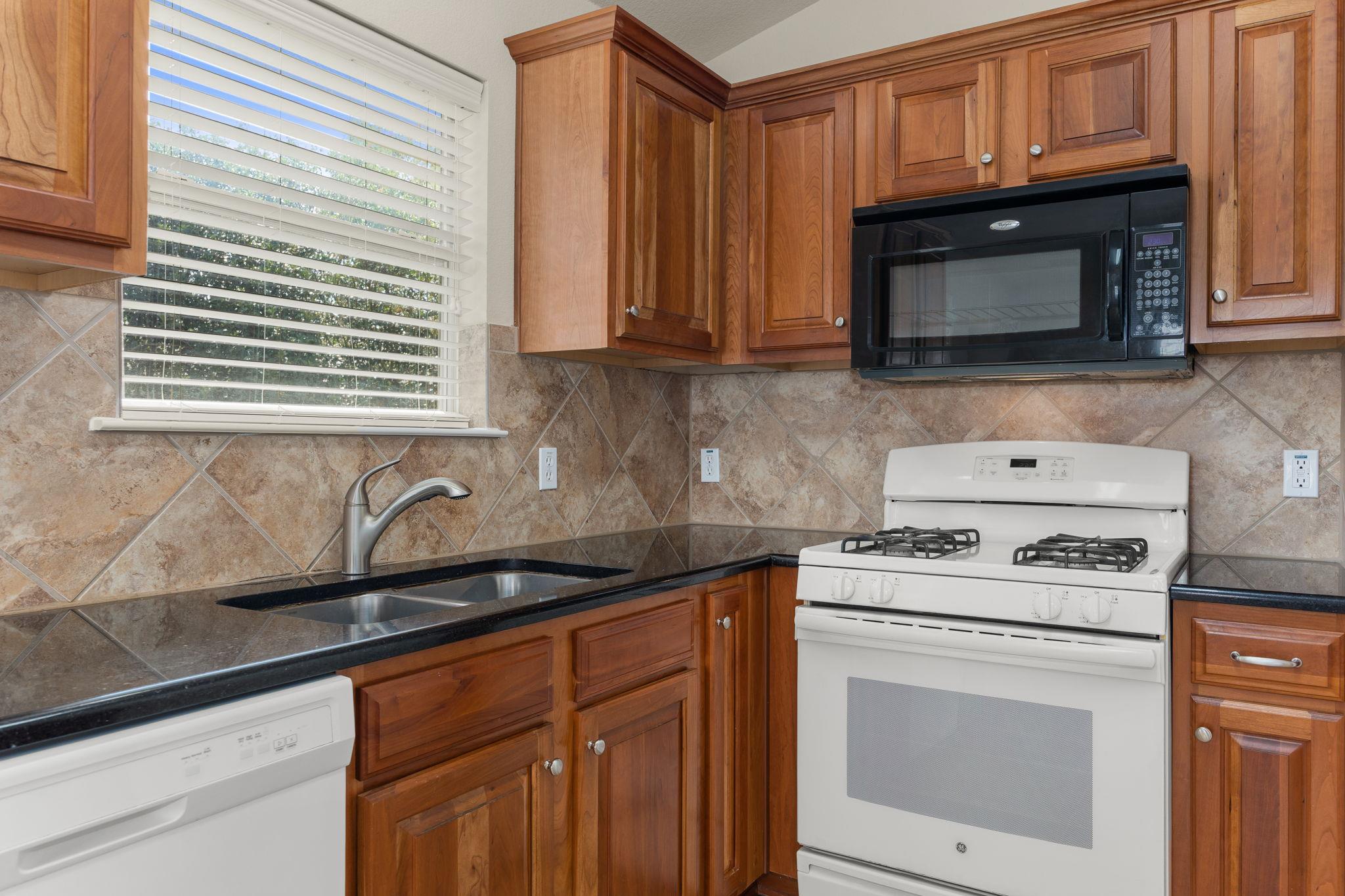 2013  Jim Craig Ct, photo 11