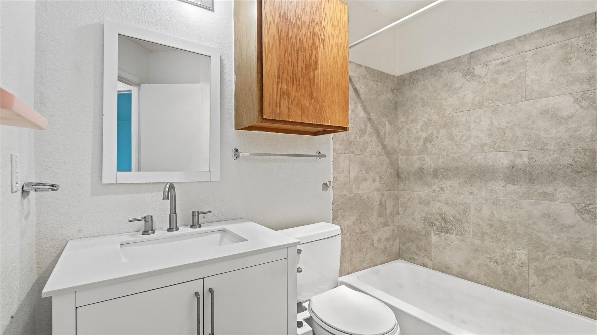 1124  Greenbriar Loop, photo 11