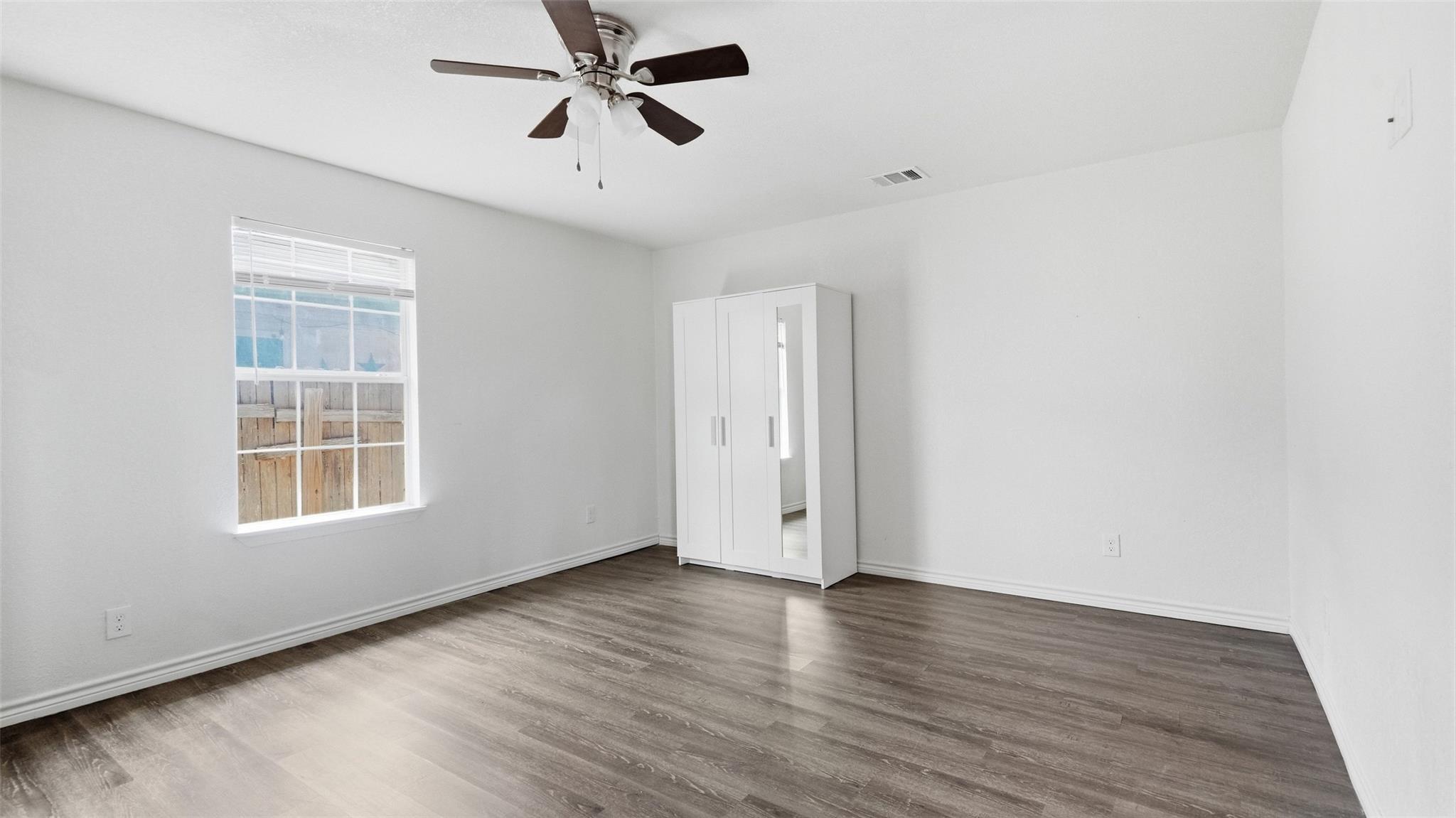 1124  Greenbriar Loop, photo 9
