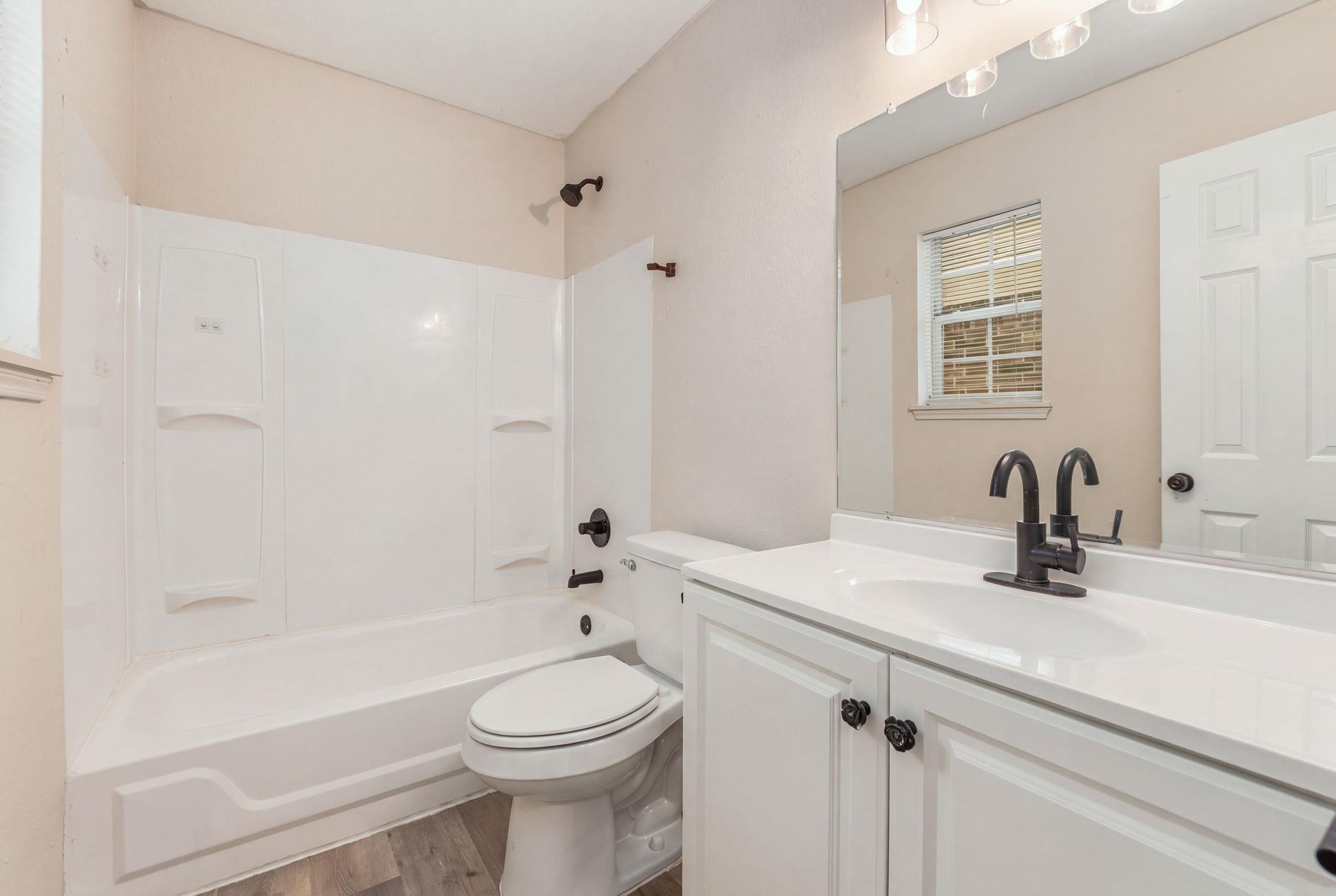 810  Honeysuckle Dr, photo 5