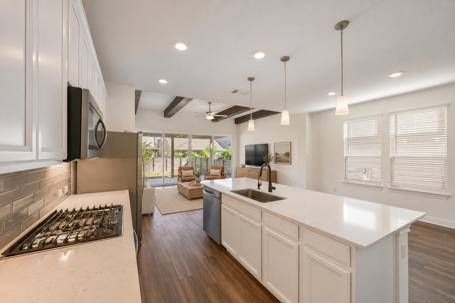 301  Harbors Ln, photo 3