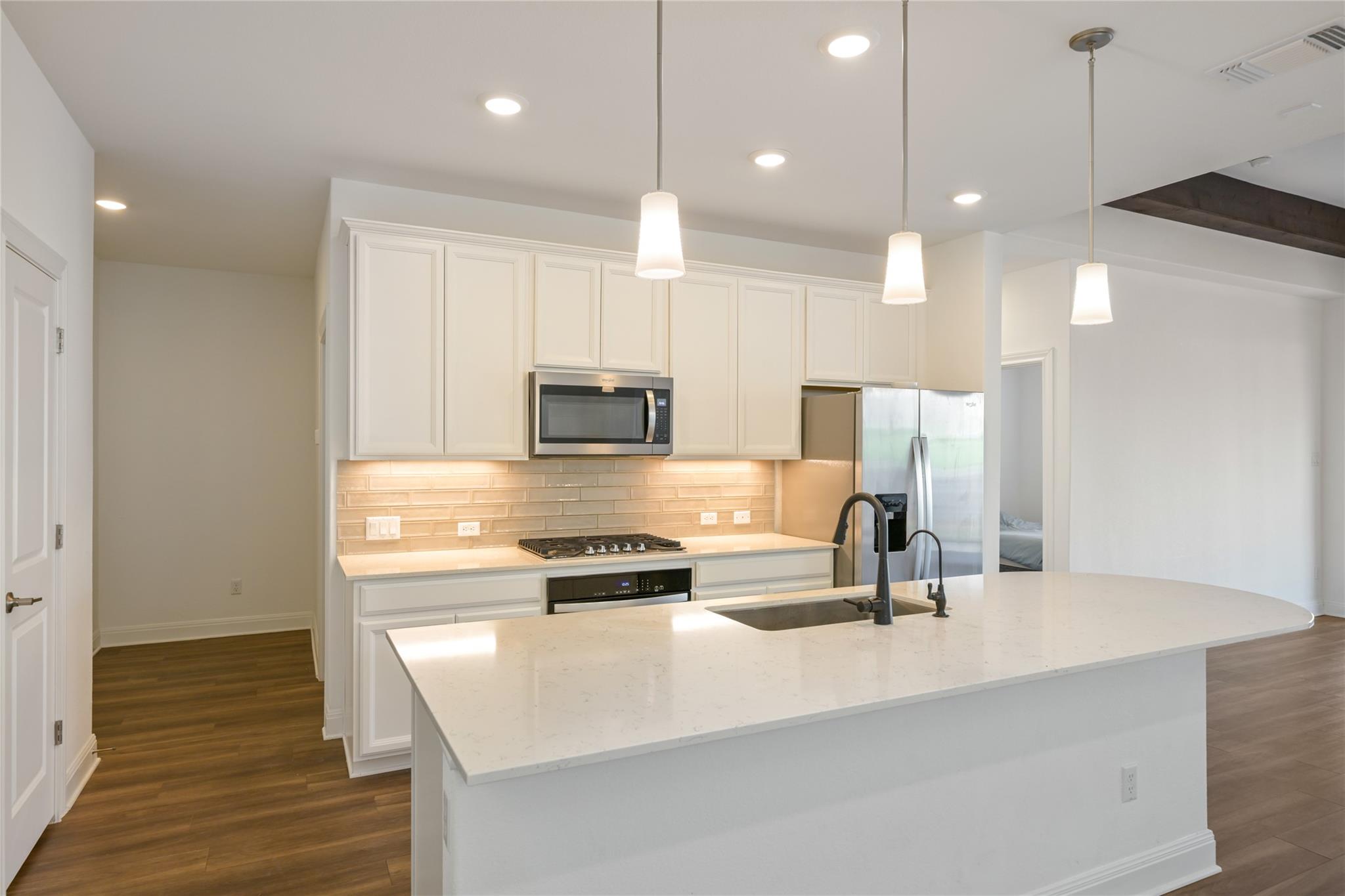 301  Harbors Ln, photo 4