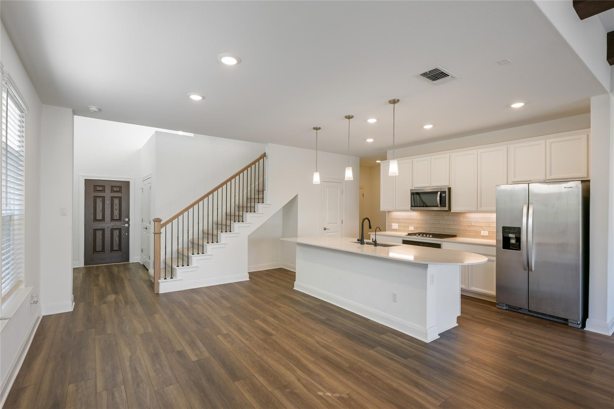 301  Harbors Ln, photo 5