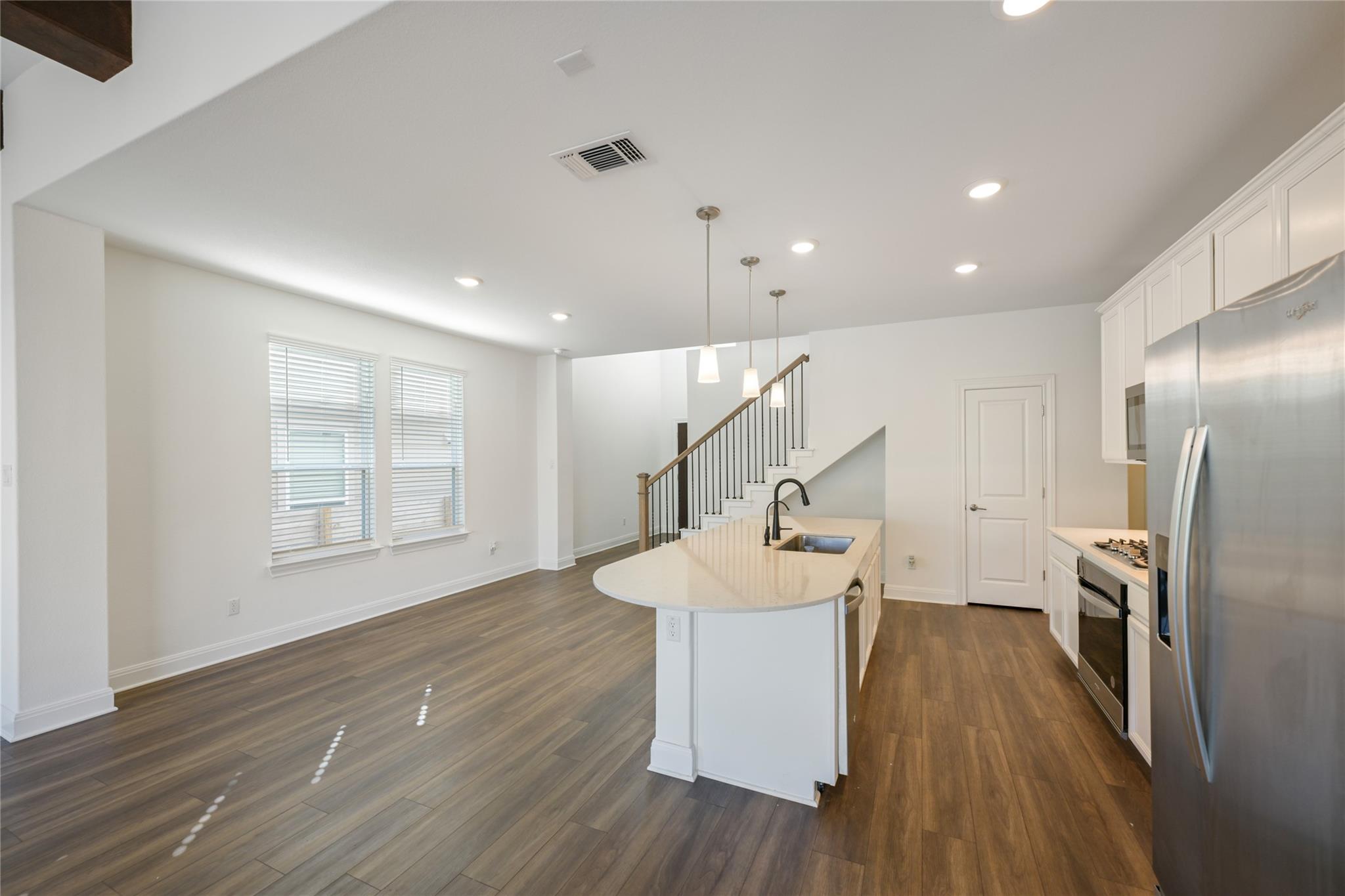 301  Harbors Ln, photo 8