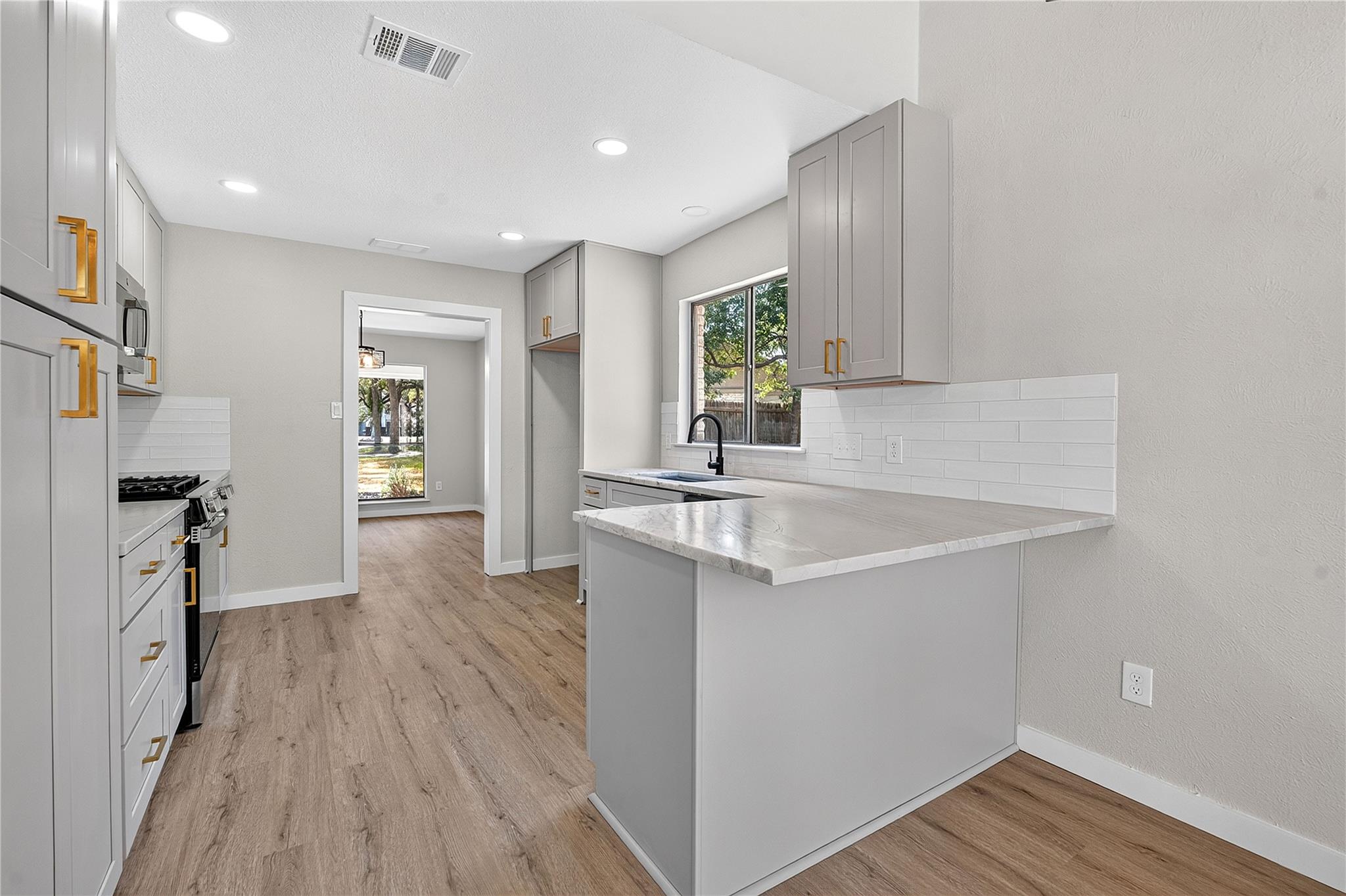 11202  Balcones Woods Cv, photo 8
