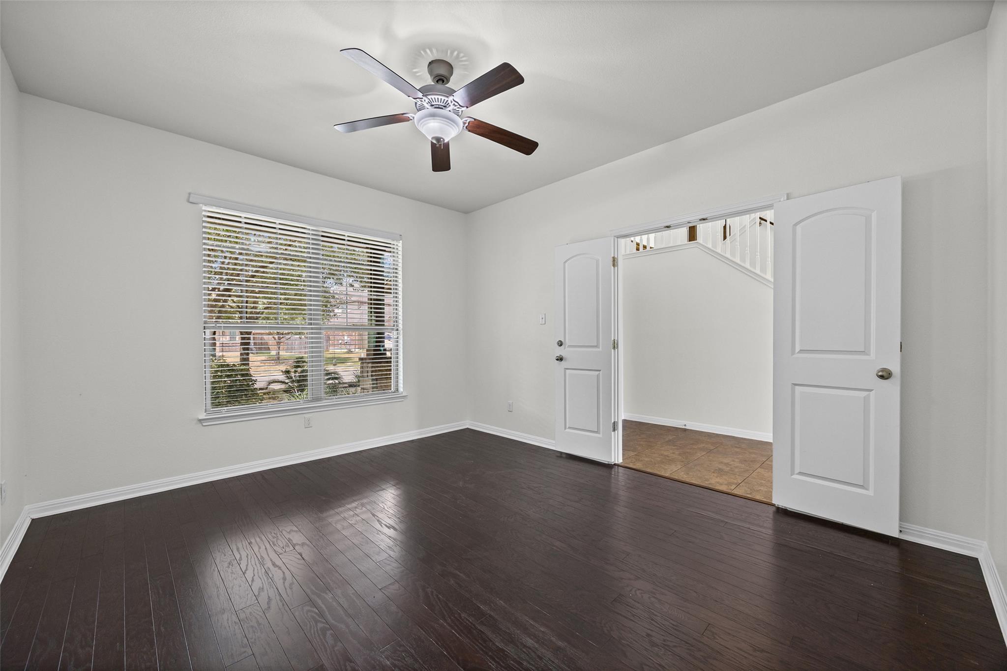 606  Irvin Dr, photo 12