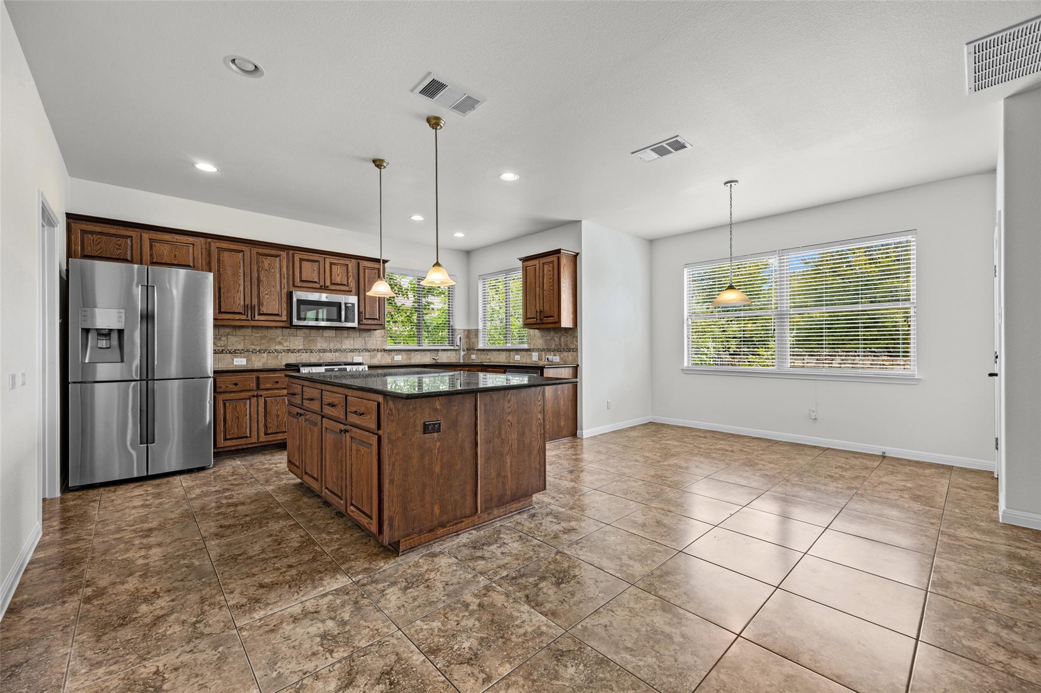 606  Irvin Dr, photo 5