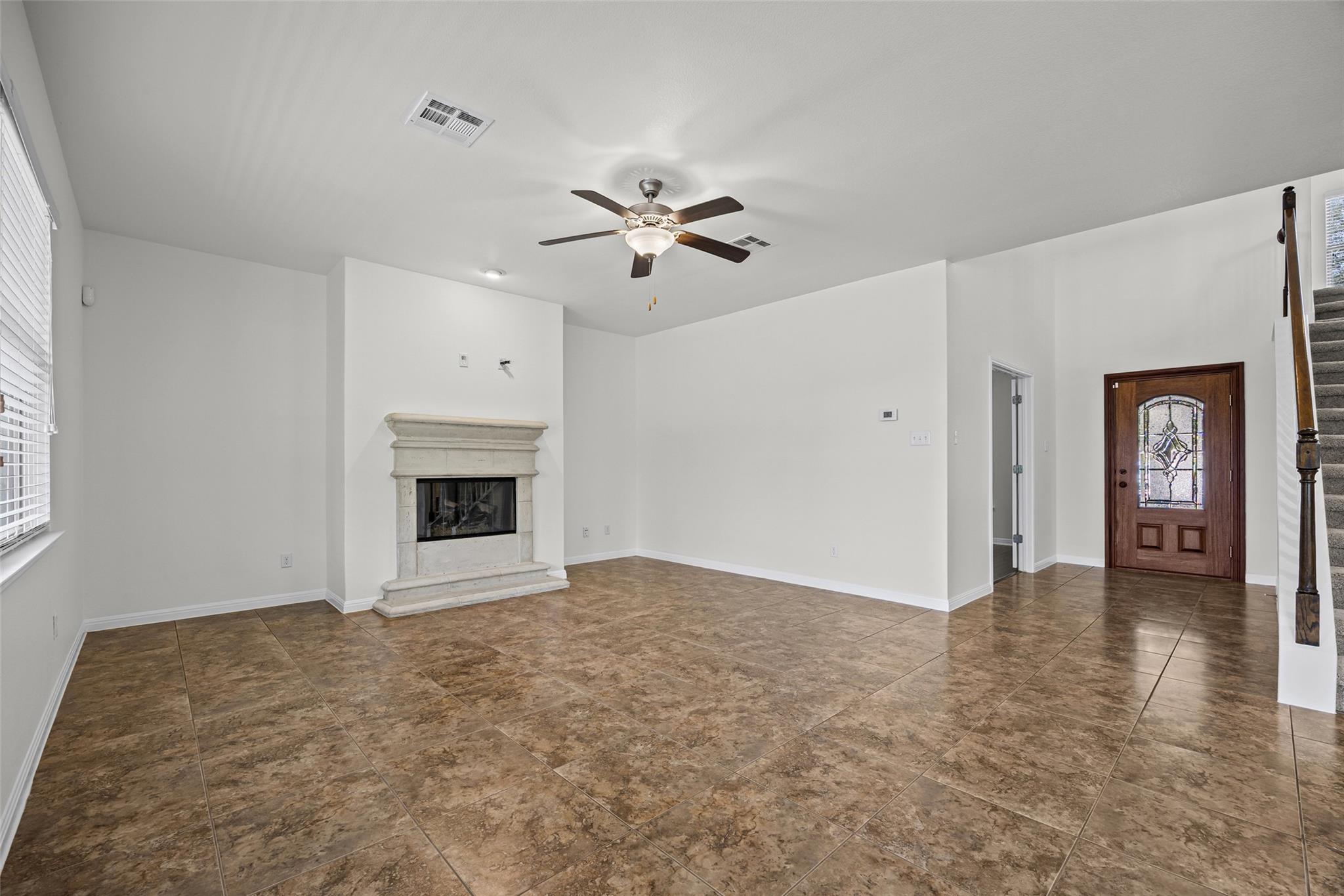 606  Irvin Dr, photo 10