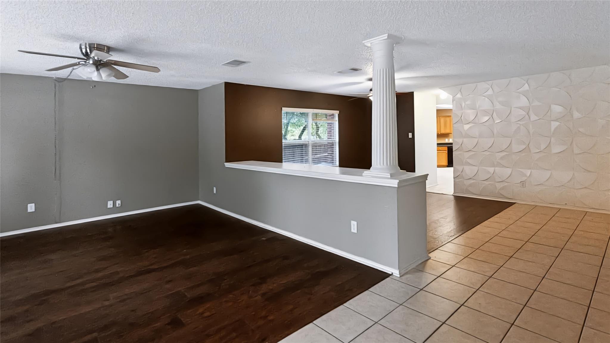 1112  Welch Way, photo 3