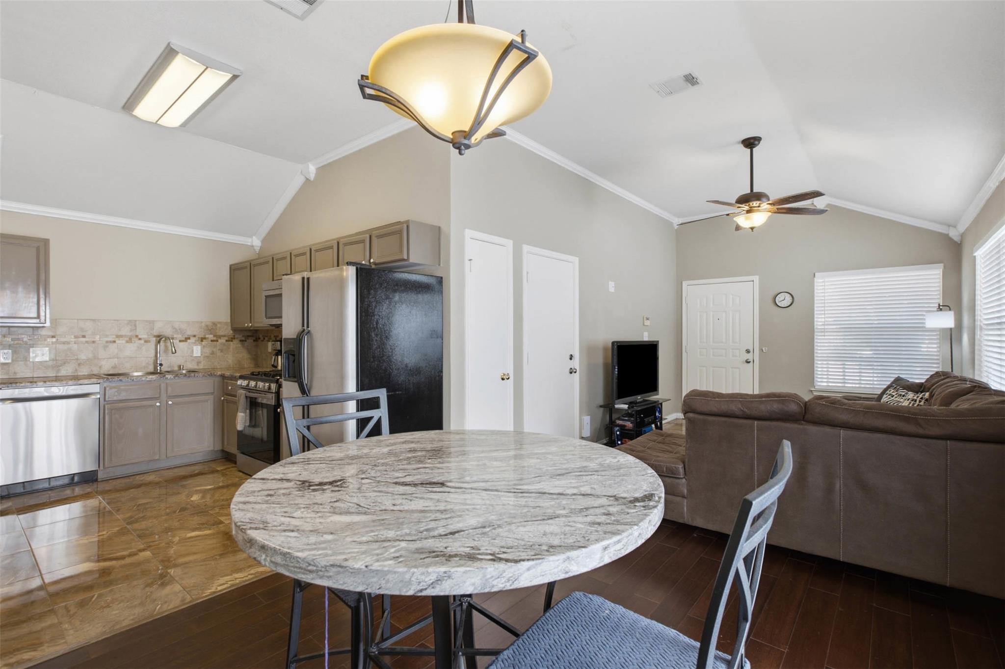 1522  Parkfield Cir, photo 12