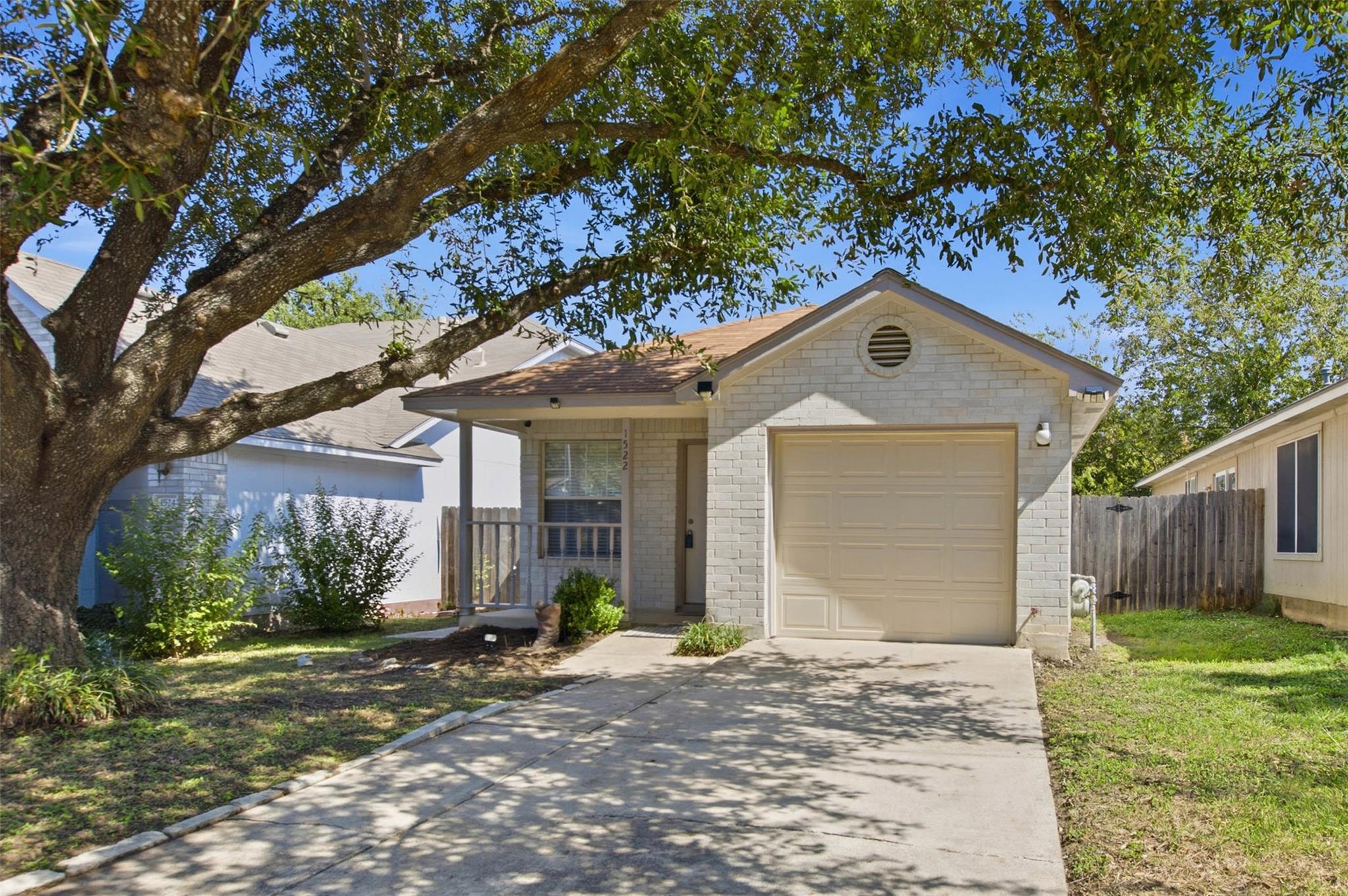 1522  Parkfield Cir, photo 3