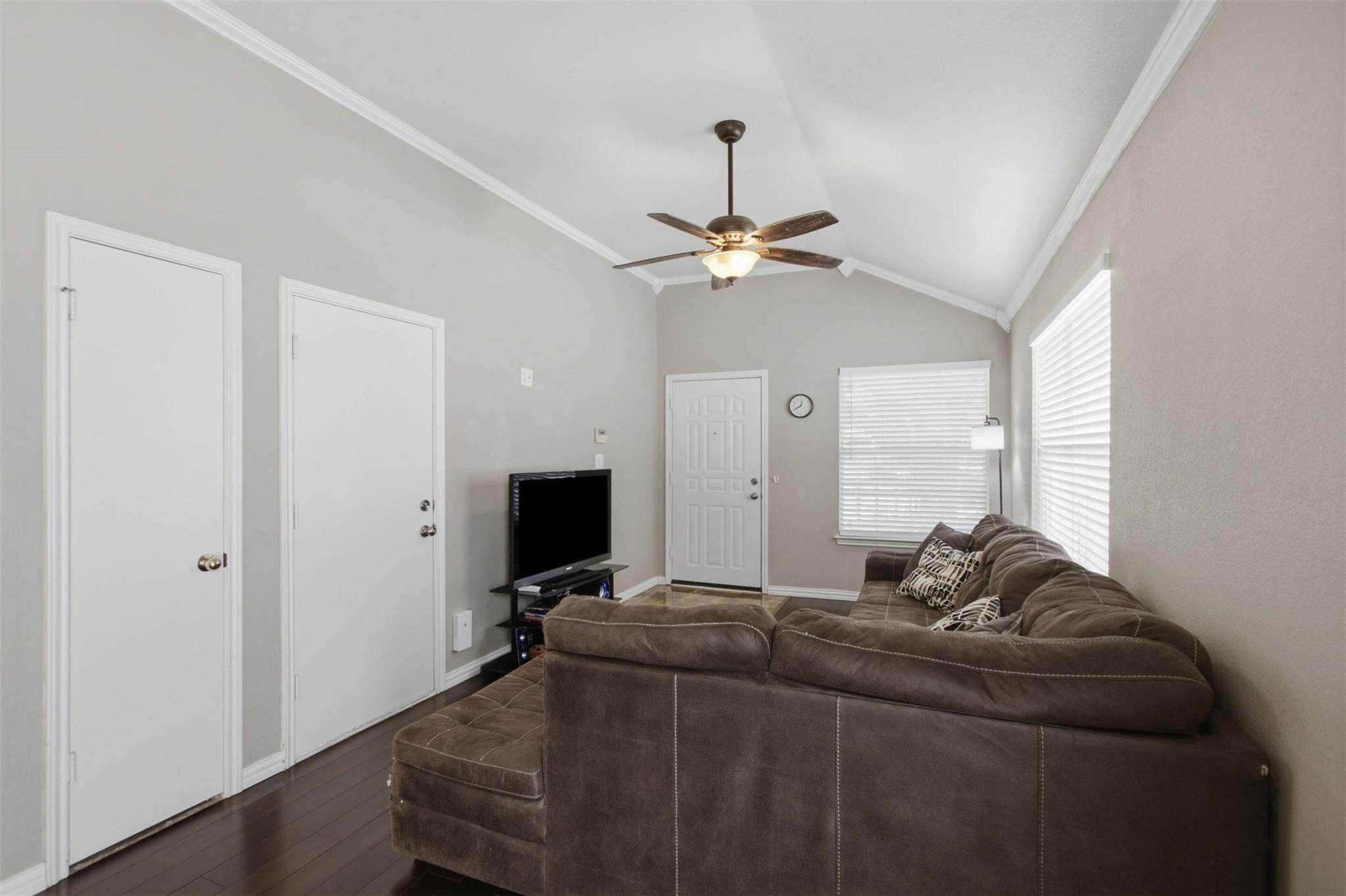 1522  Parkfield Cir, photo 9