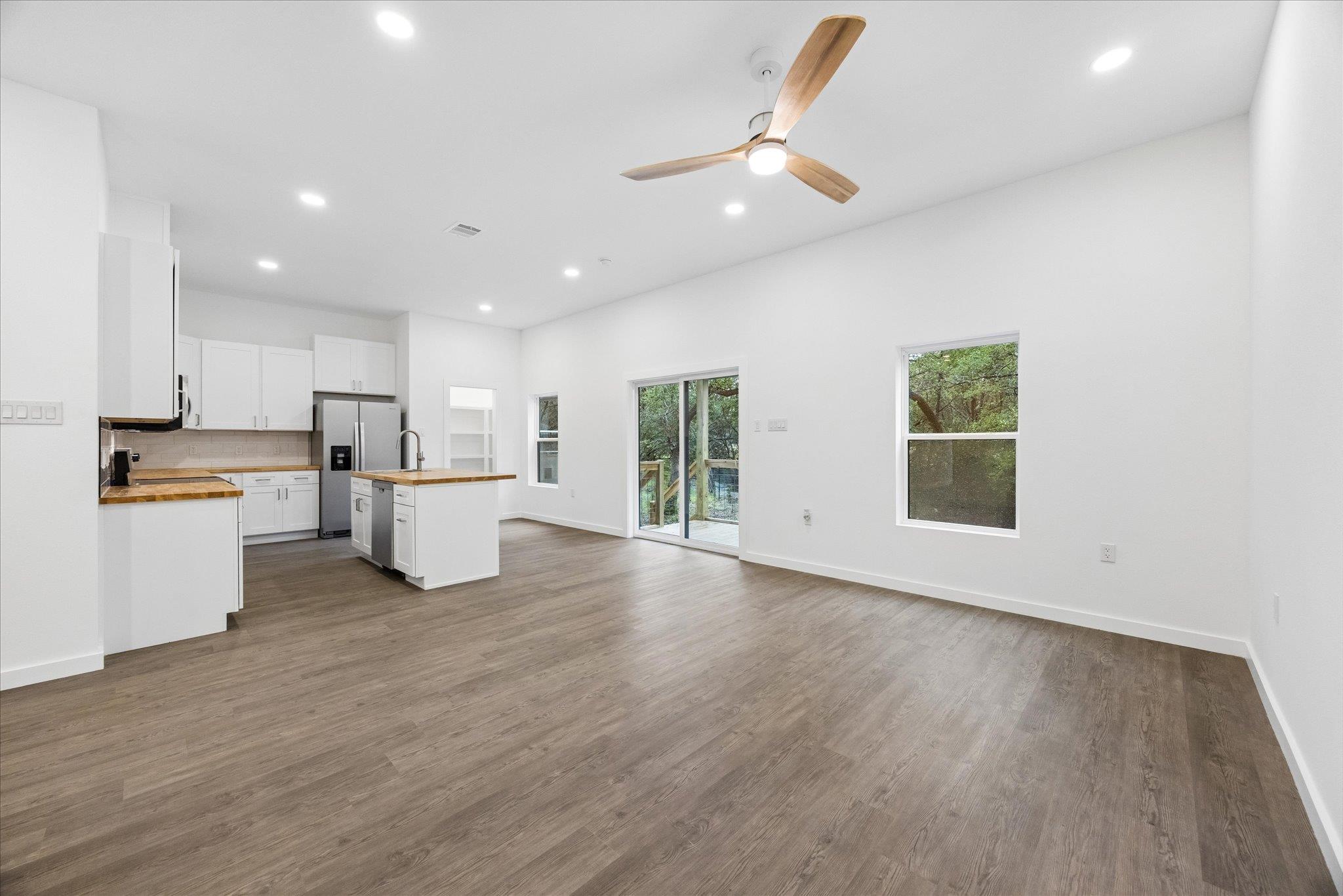 26 Wood Glen Dr photo 4