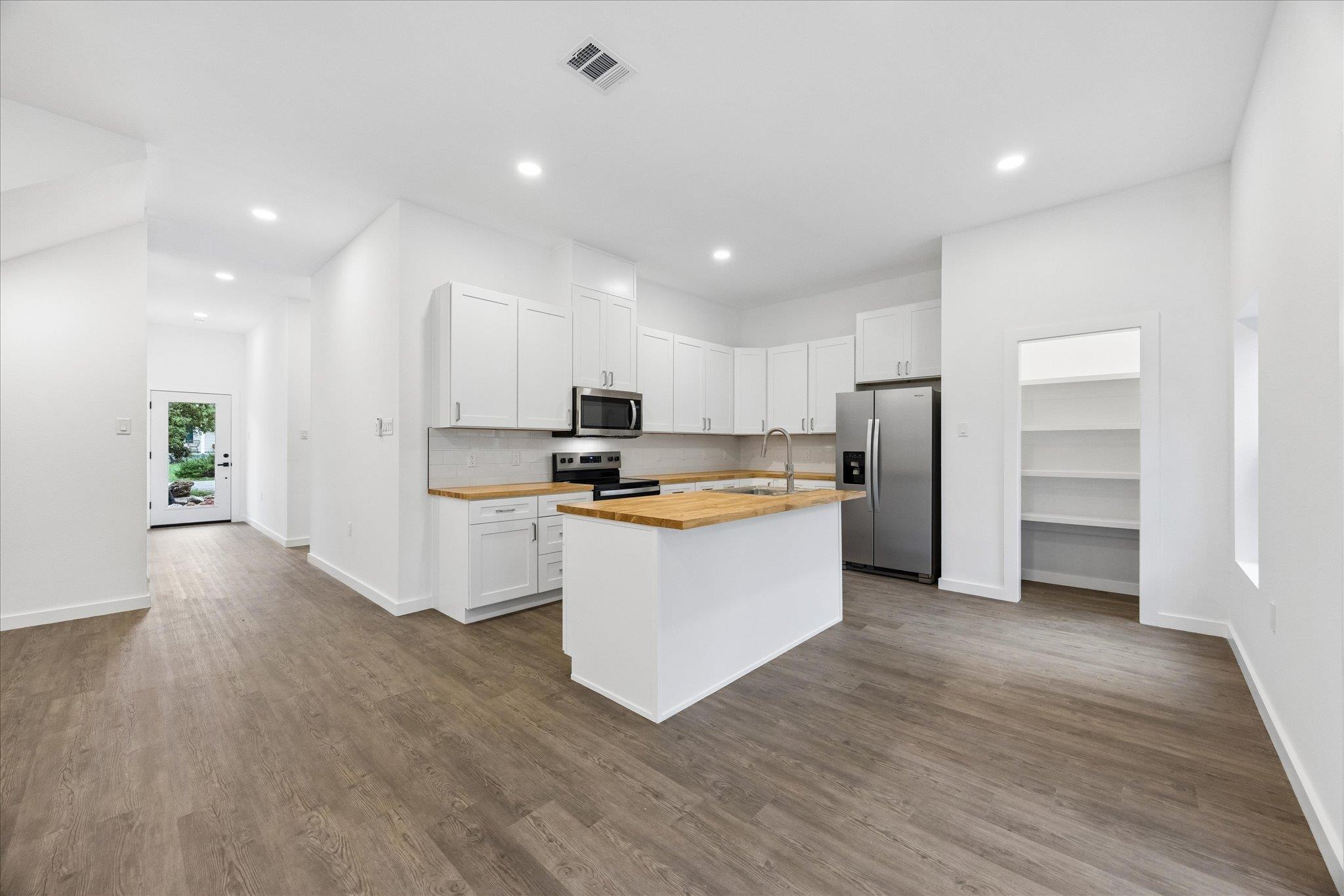 26 Wood Glen Dr photo 5
