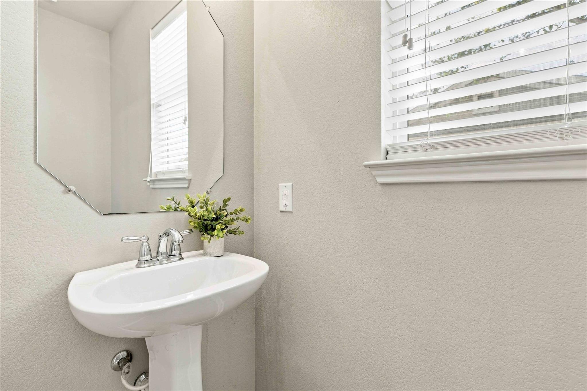 809  Craters Of The Moon Blvd, photo 11