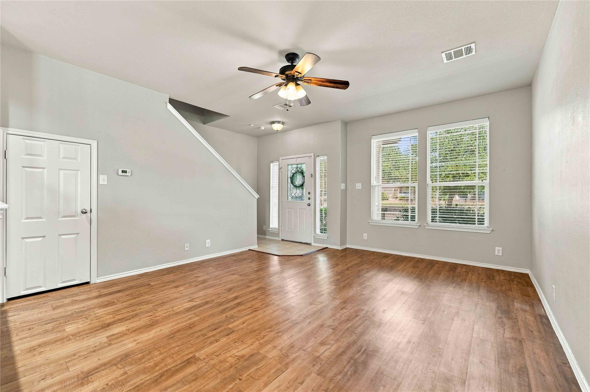 809  Craters Of The Moon Blvd, photo 6