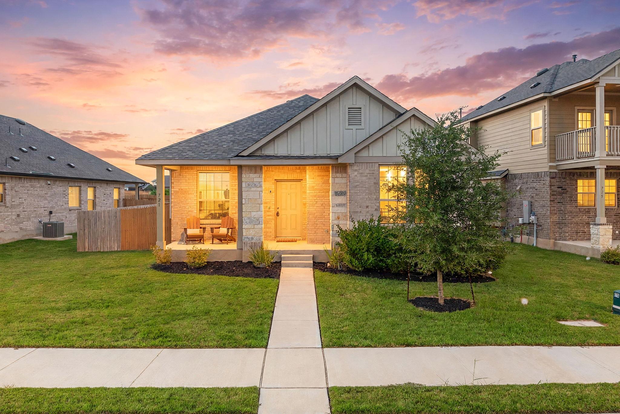 721  Paddock Ln, photo 2