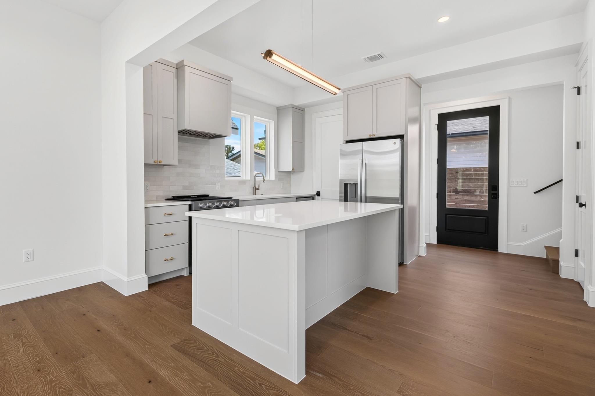 1410  Perez St  #2, photo 3