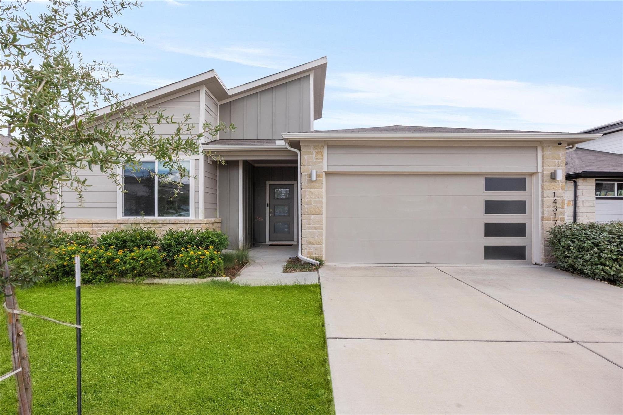 14317  Cantarra Dr, photo 2