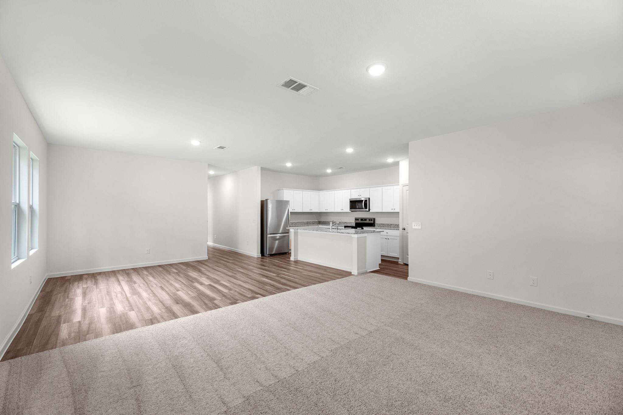 301 Sieders St photo 4