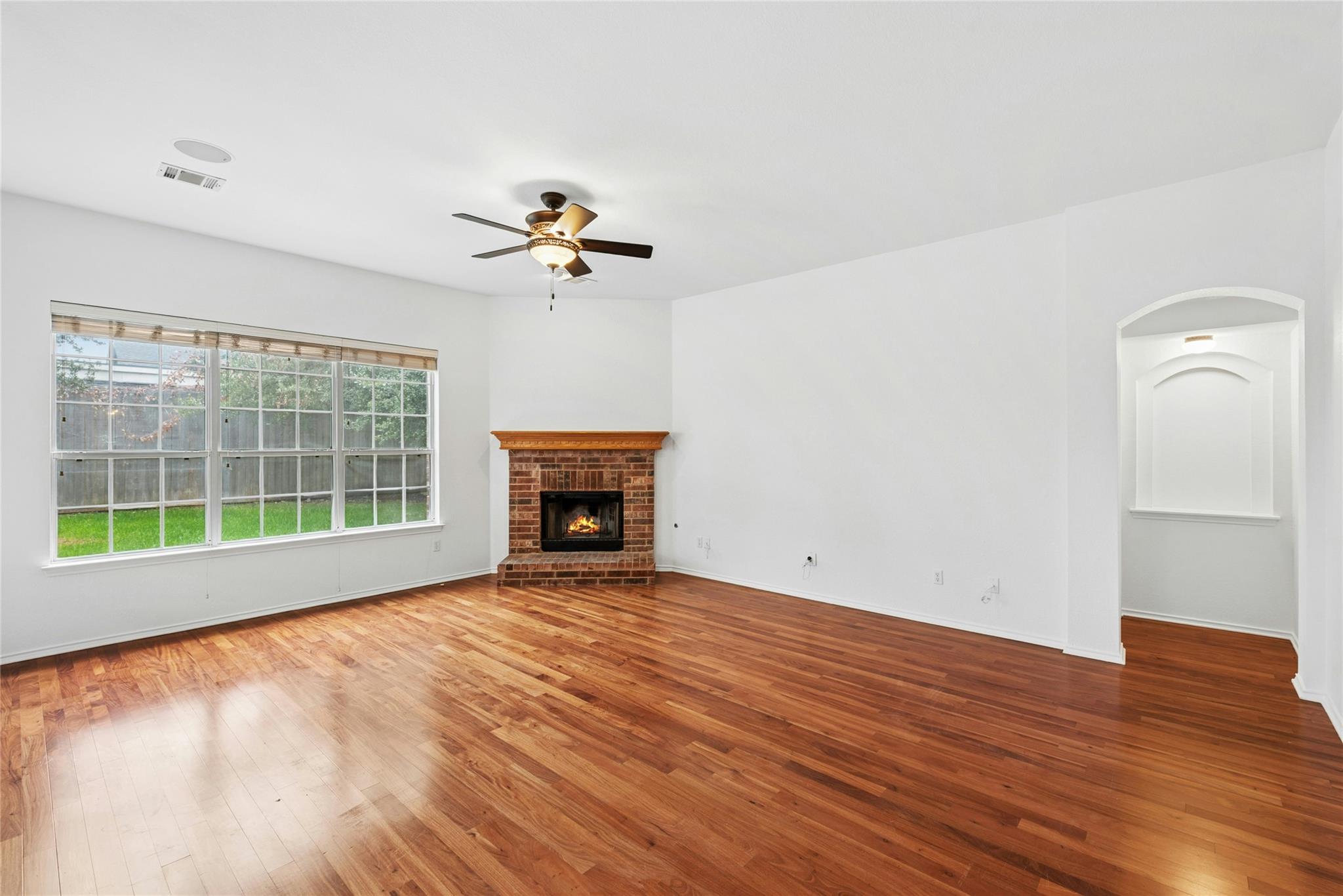 1421  Hargis Crk, photo 6