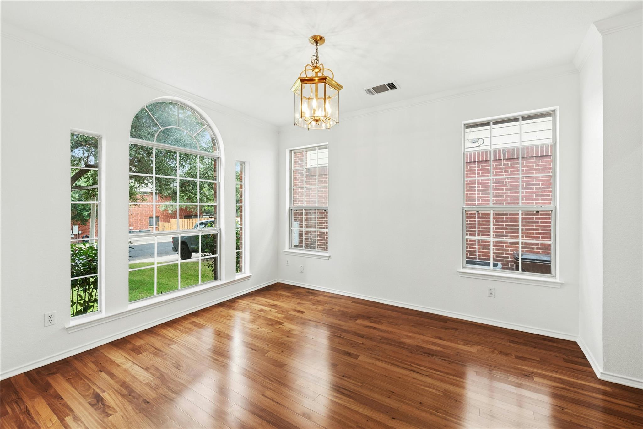 1421  Hargis Crk, photo 10