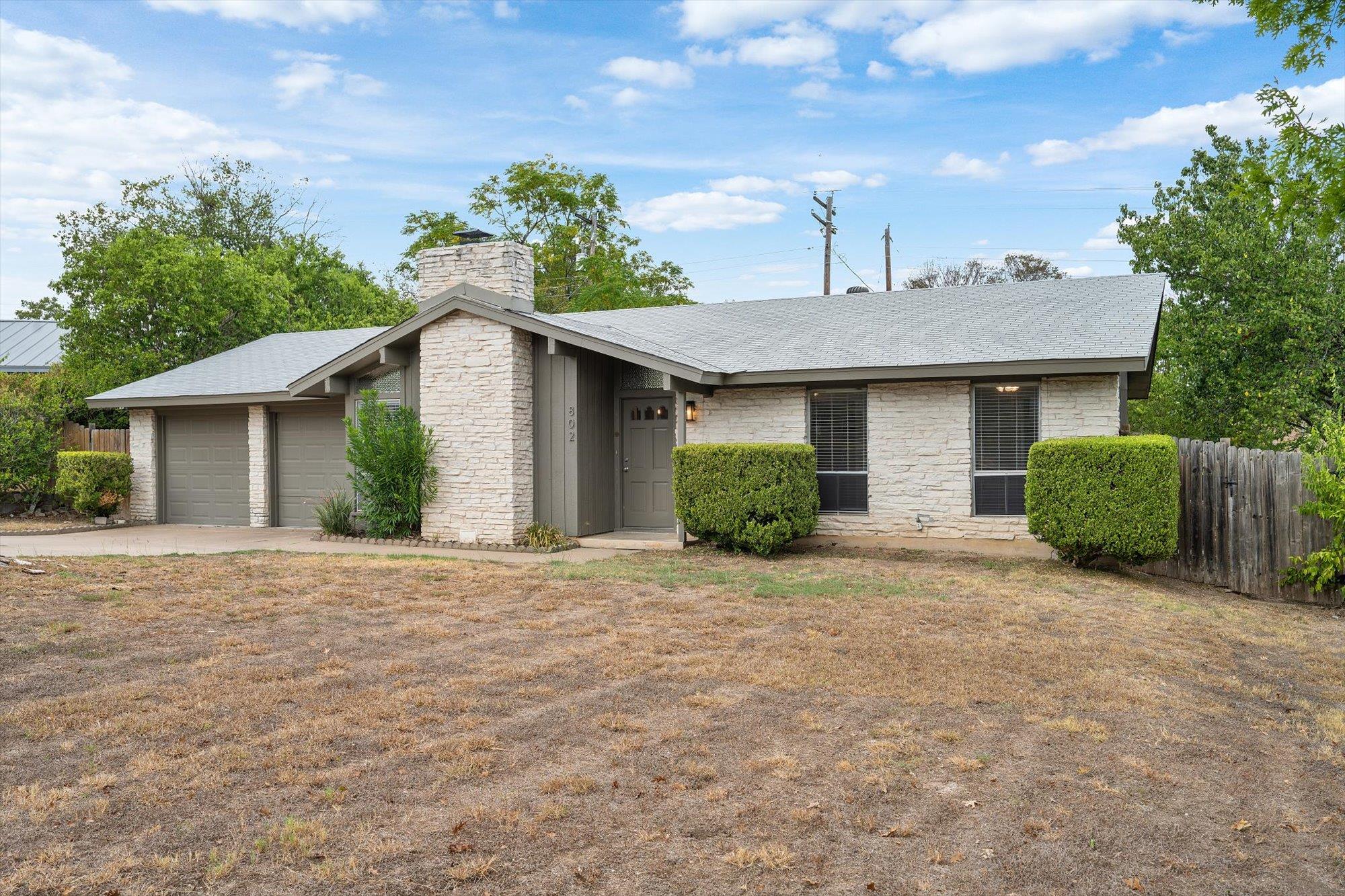 802  Riddlewood Dr, photo 3