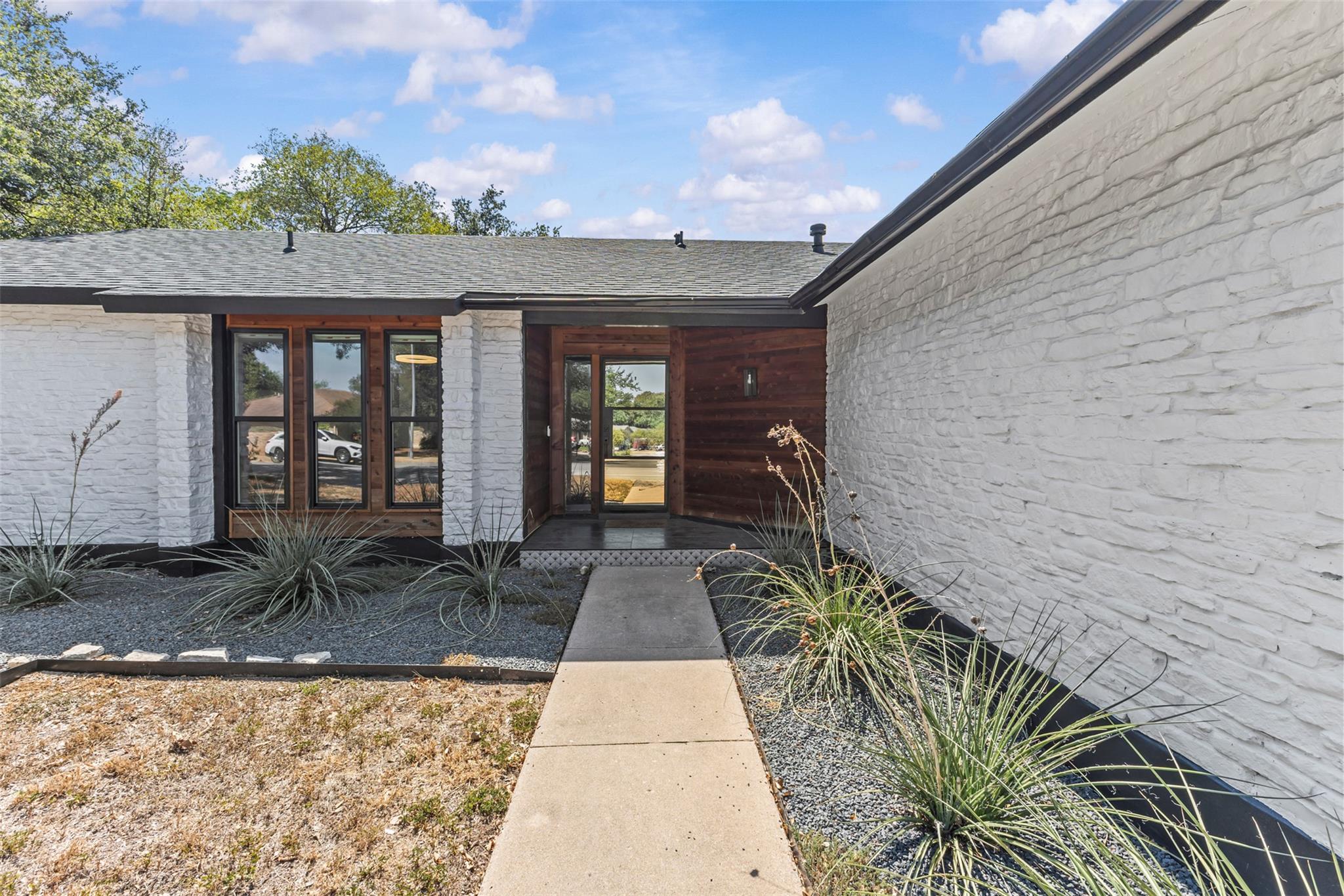 3301  Western Dr, photo 4