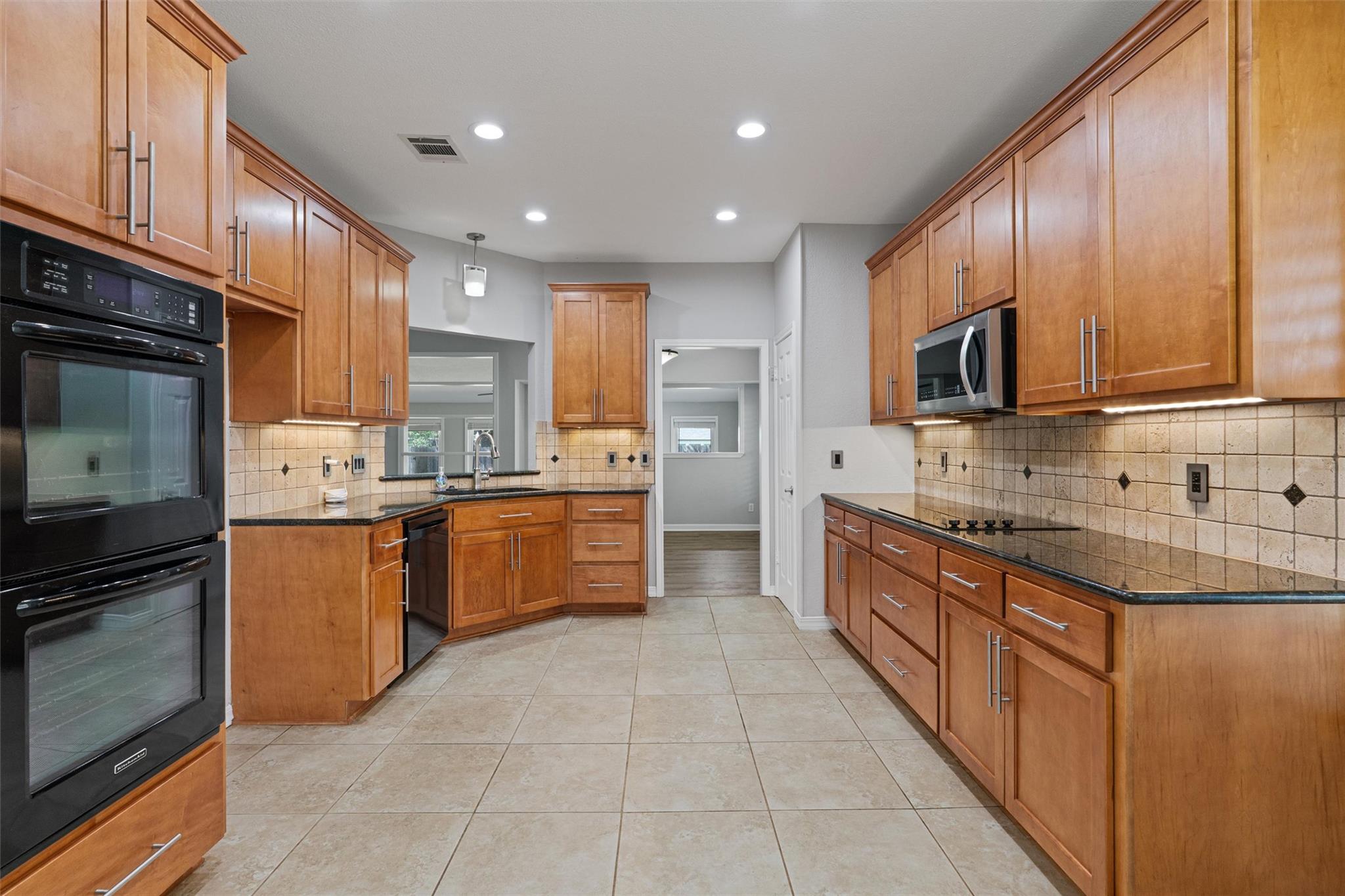 5802  Abilene Trl, photo 10