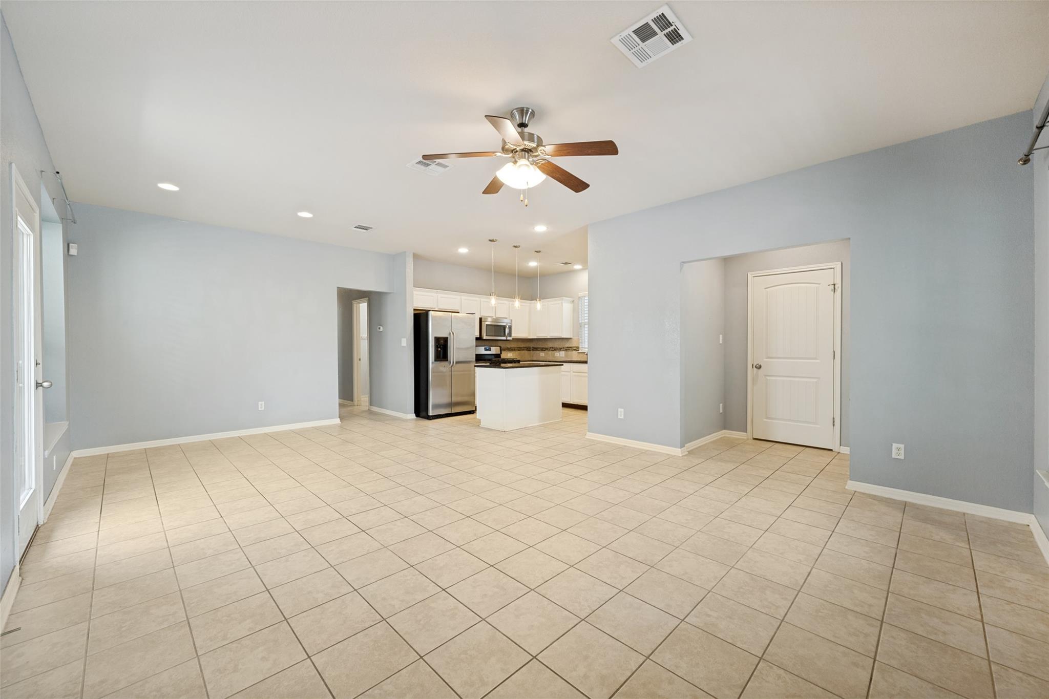 138  Wainscot Oak Way, photo 3