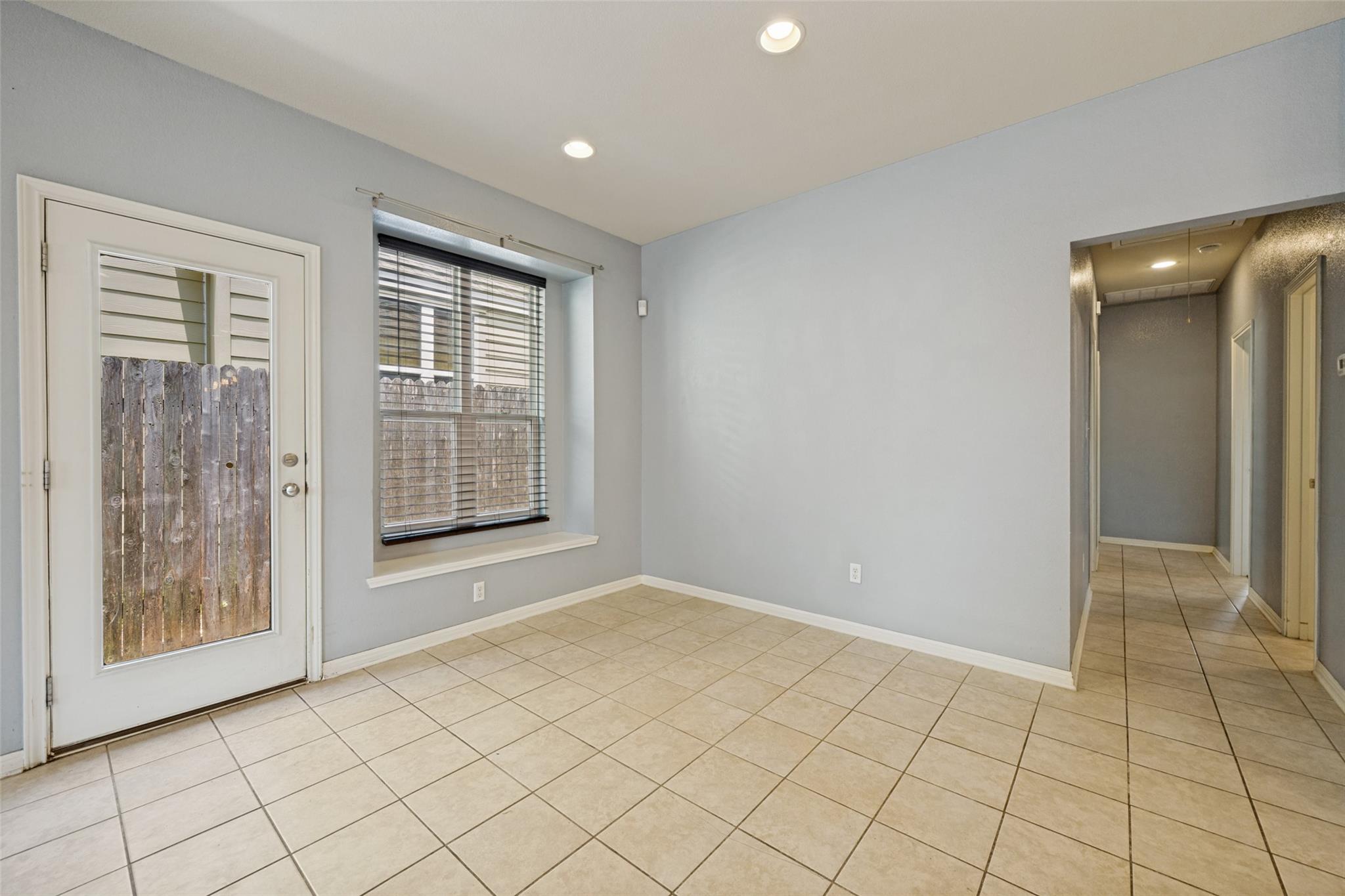 138  Wainscot Oak Way, photo 5