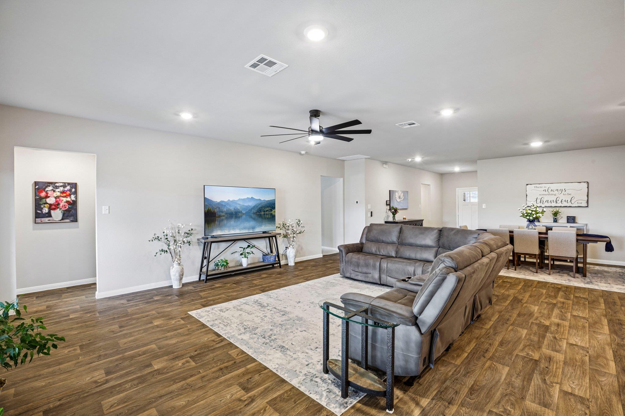 565  Apache Plum Dr, photo 3
