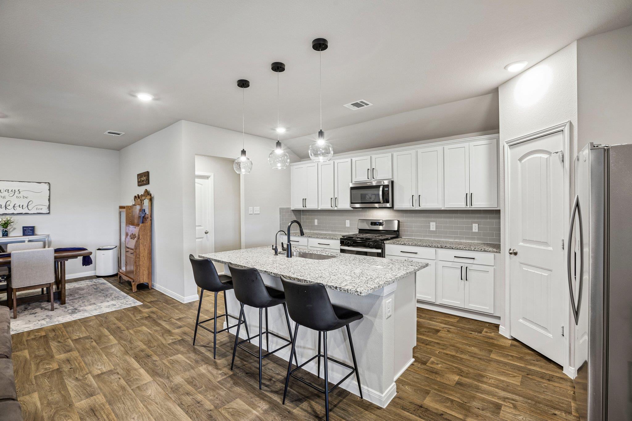 565  Apache Plum Dr, photo 6