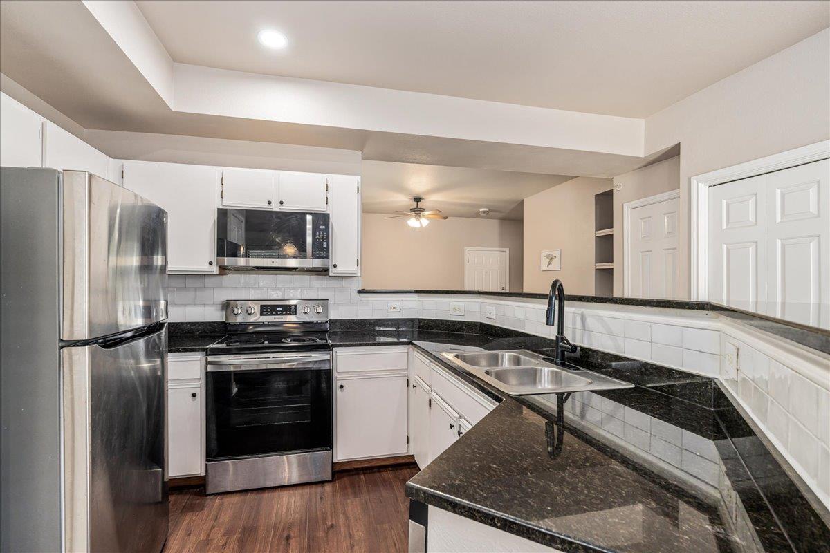 2320  Gracy Farms Ln  #414, photo 10
