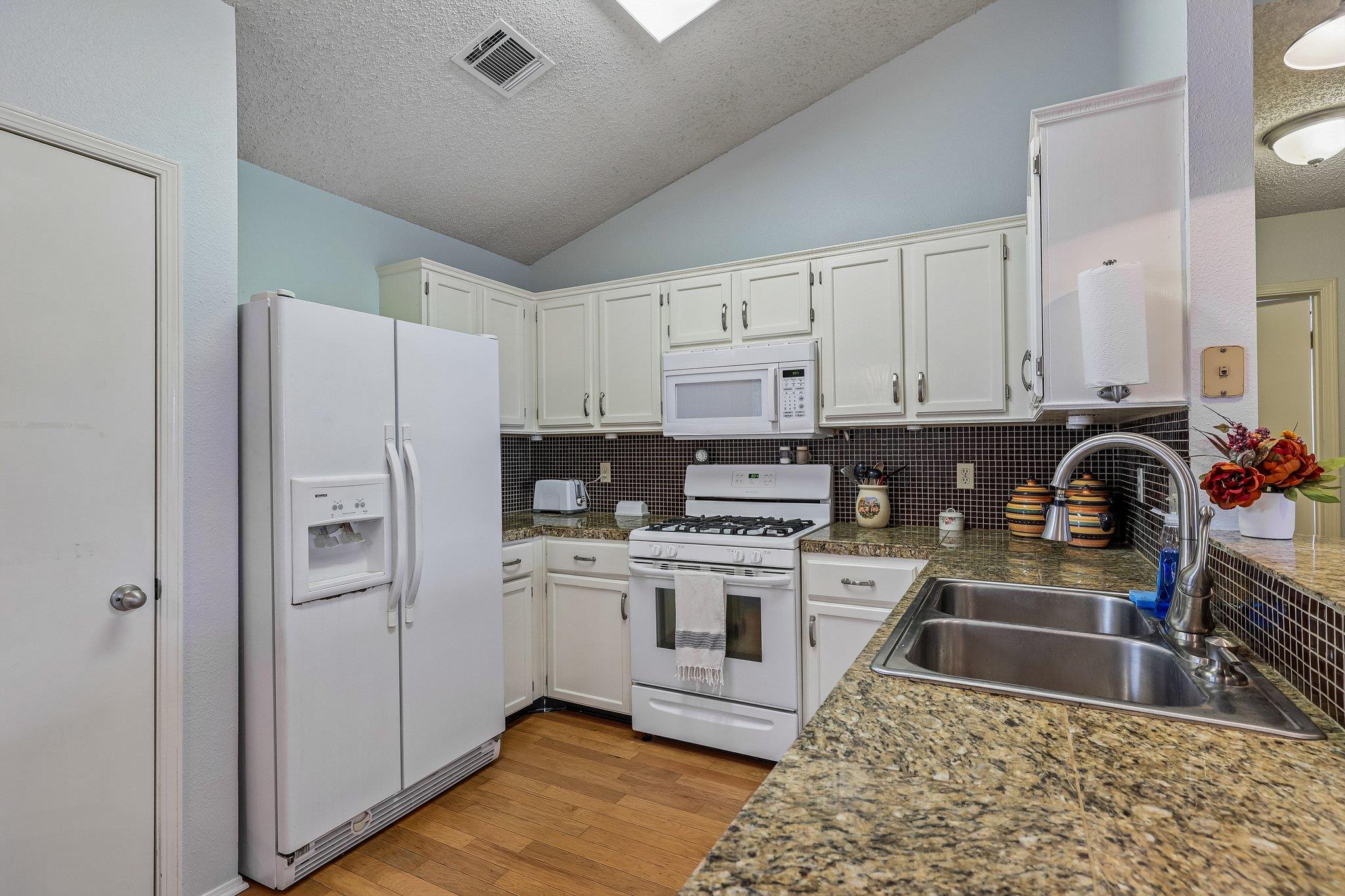 1705  Primrose Trl, photo 12