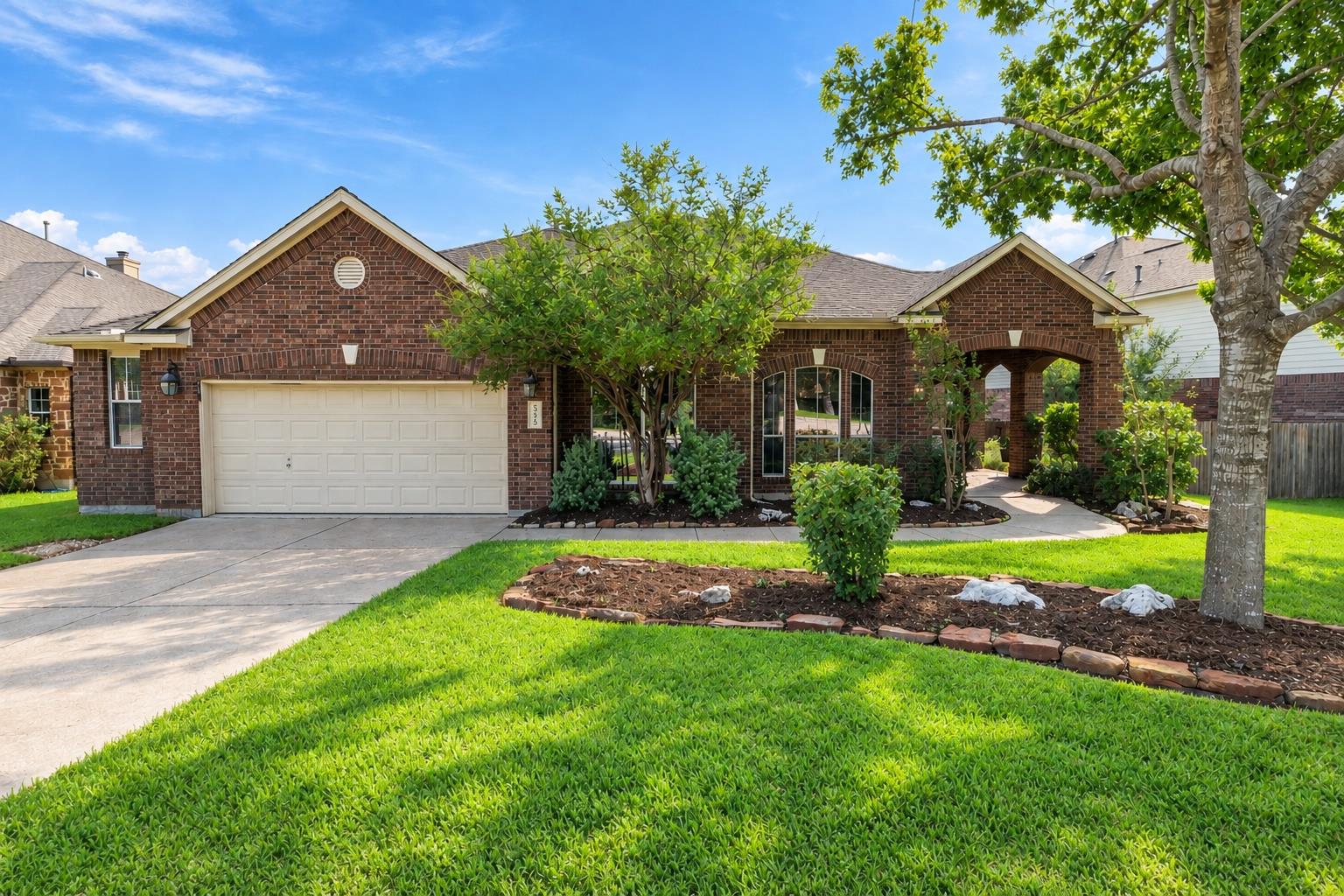 808  Canyon Springs Dr, photo 2